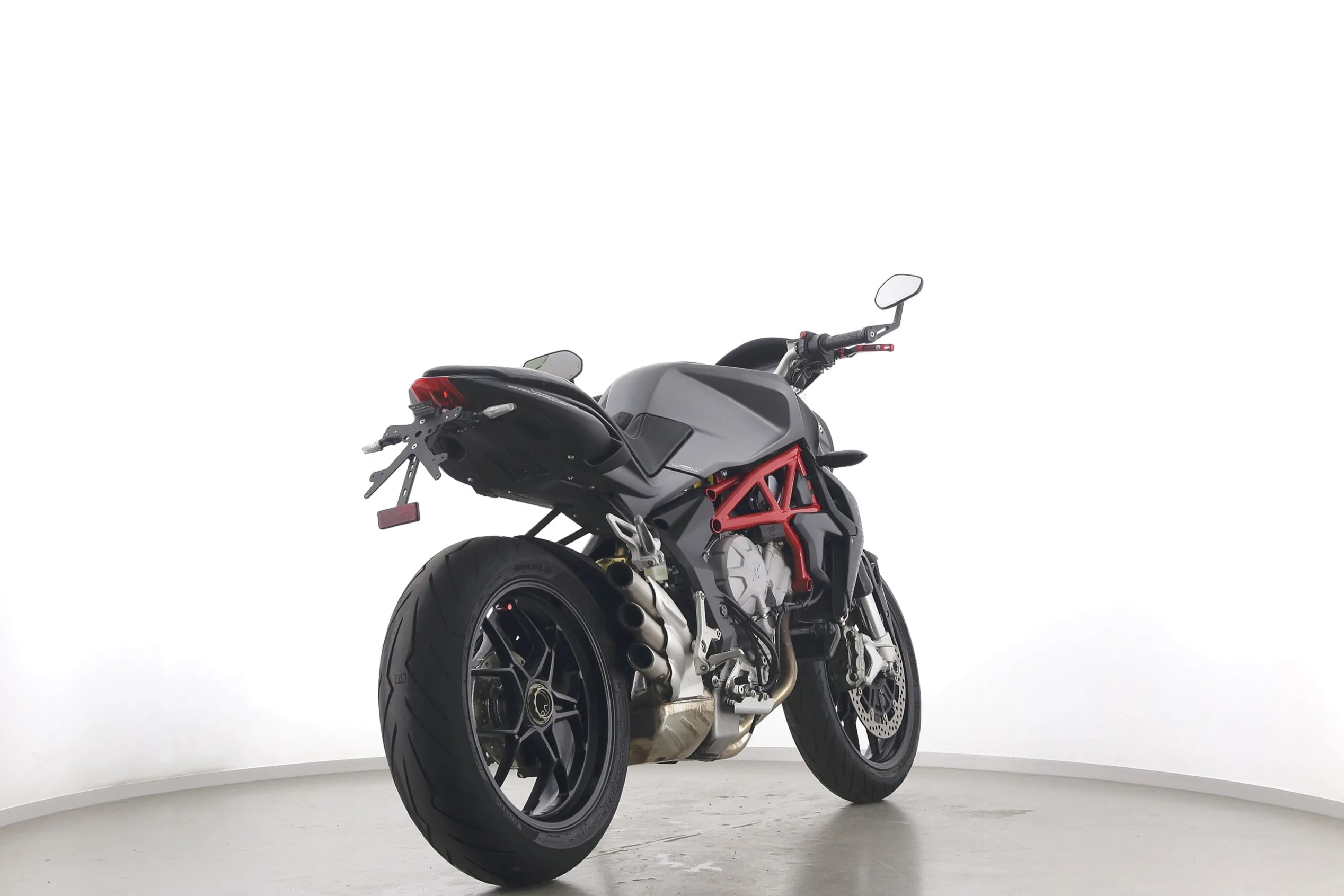 BRUTALE 800