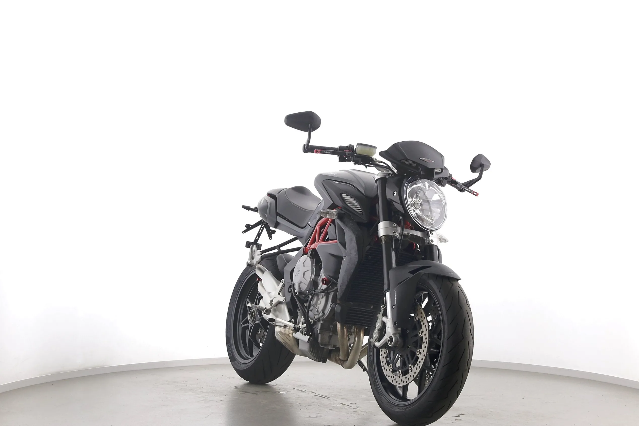 BRUTALE 800