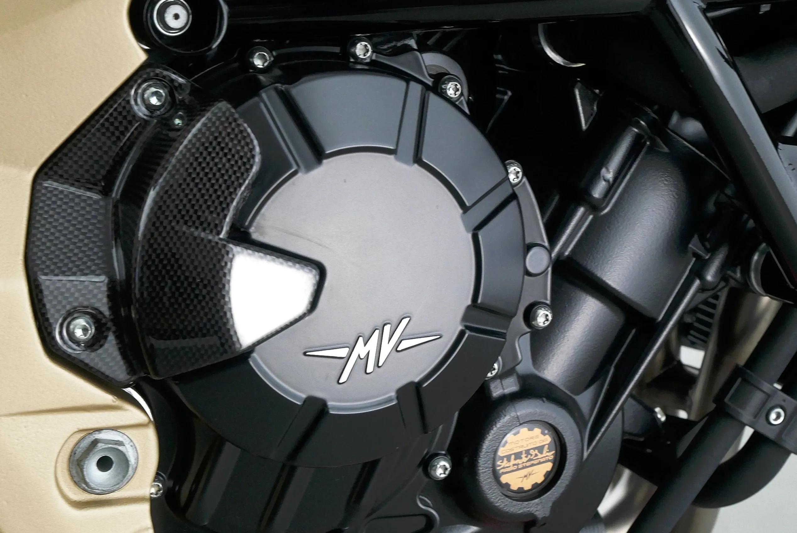 BRUTALE 950 SERIE ORO