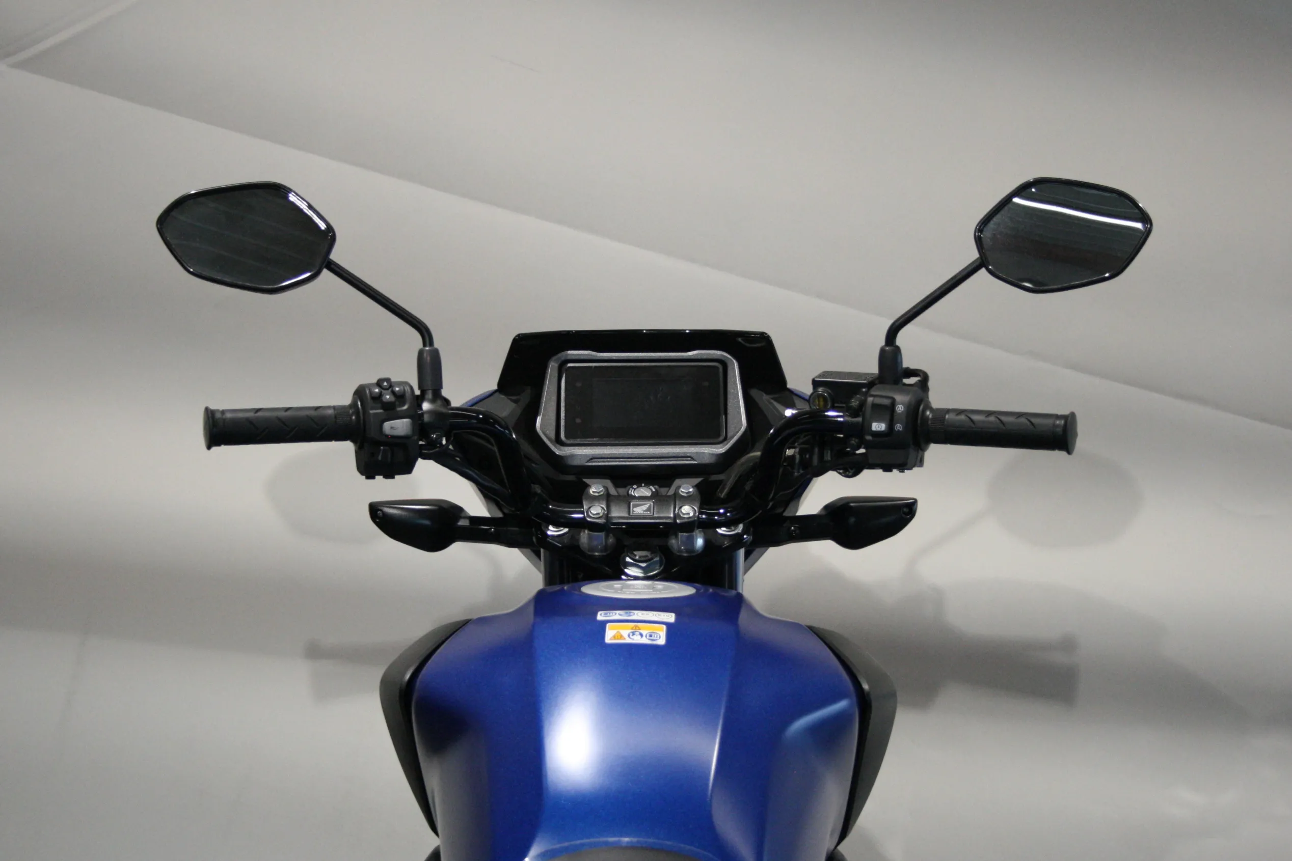 CB 125 F