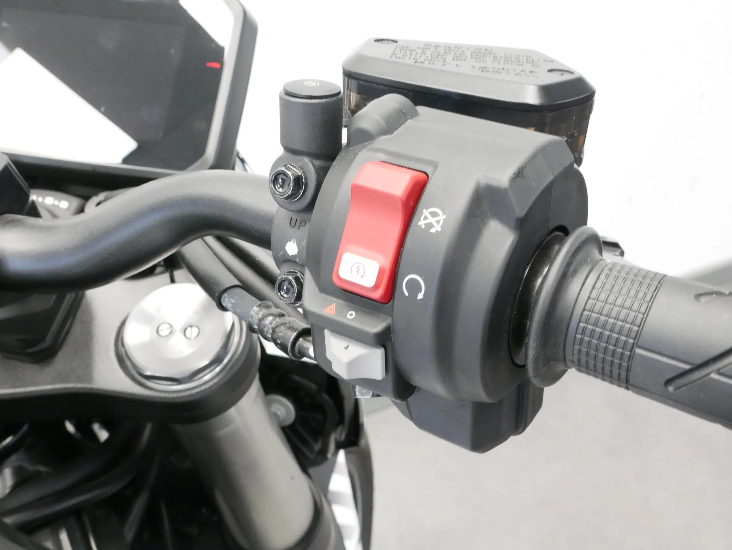 CB 1000 HORNET LLC