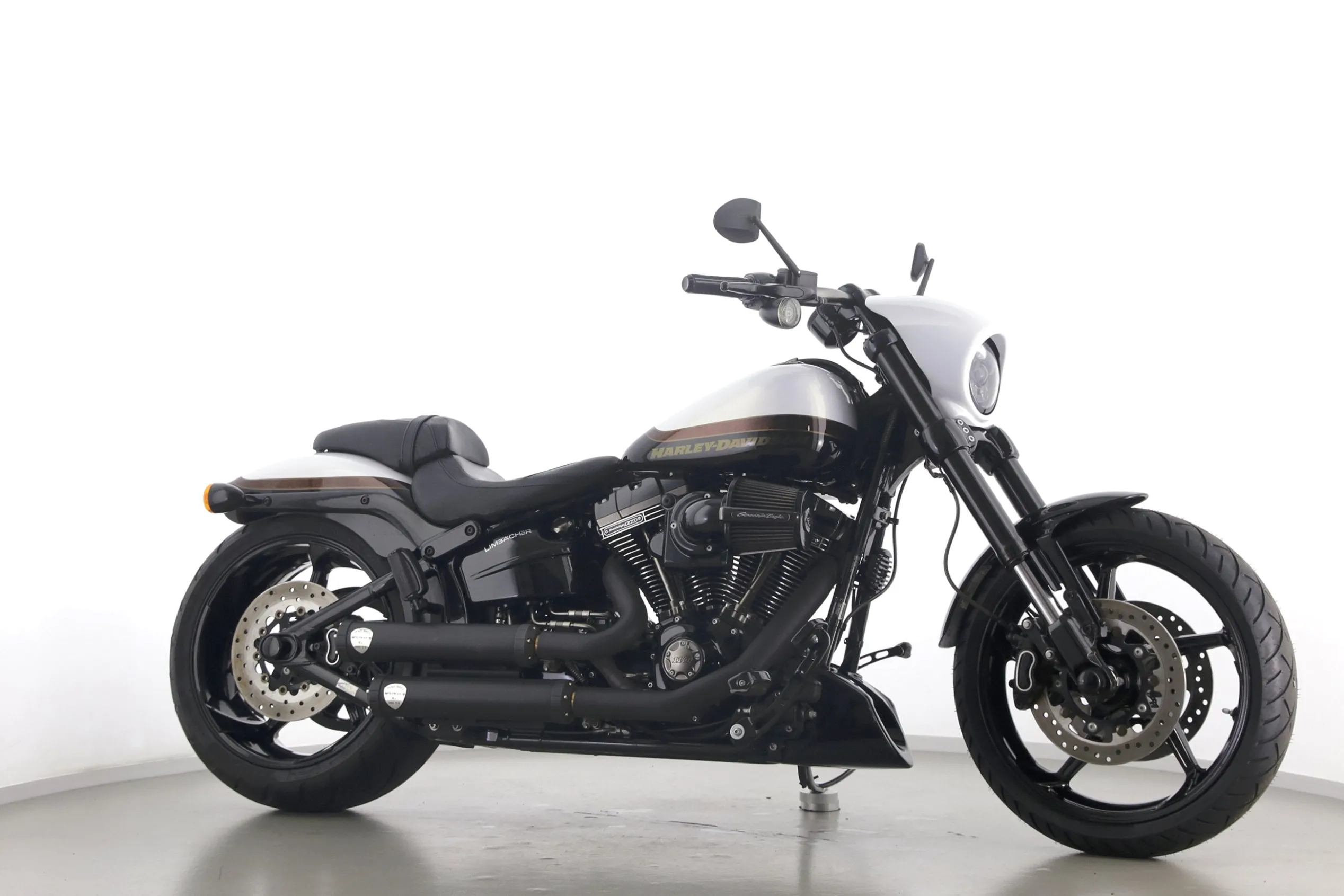 CVO PRO STREET BREAKOUT