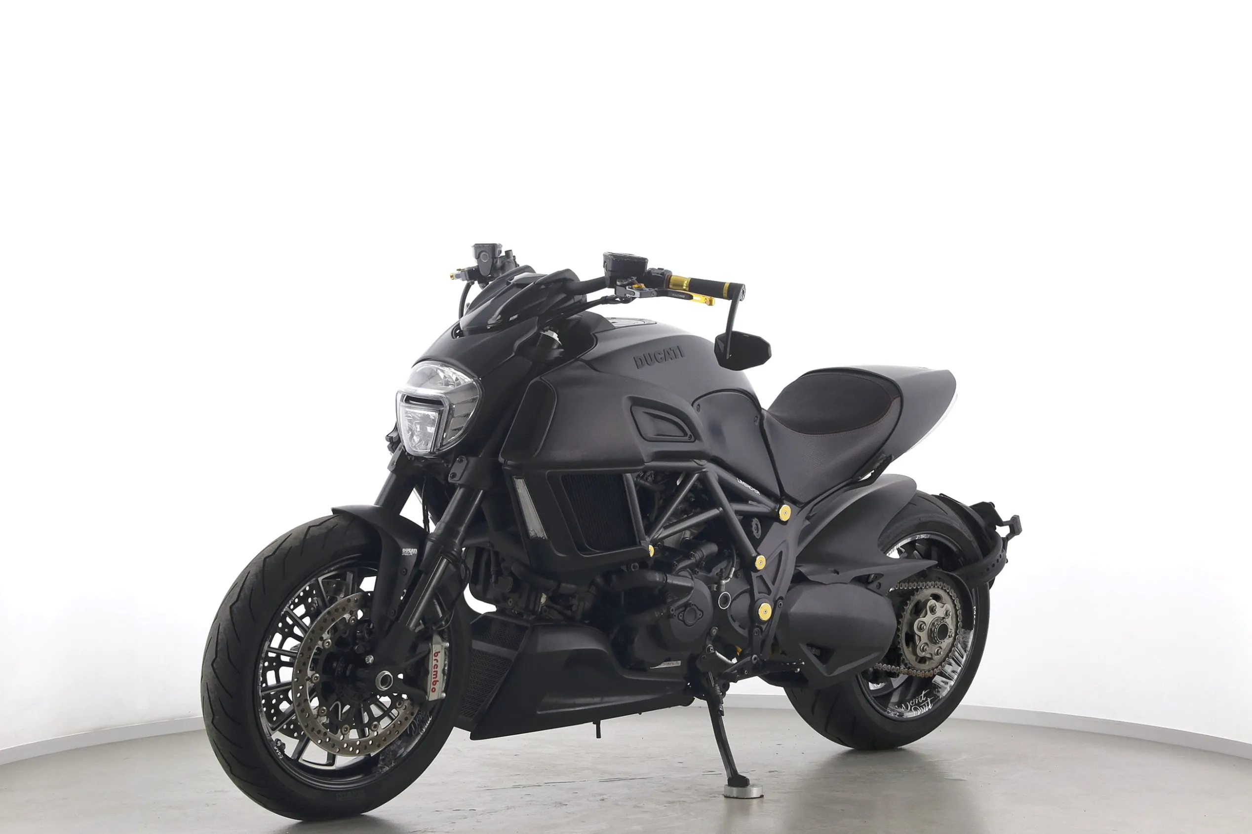 DIAVEL CARBON