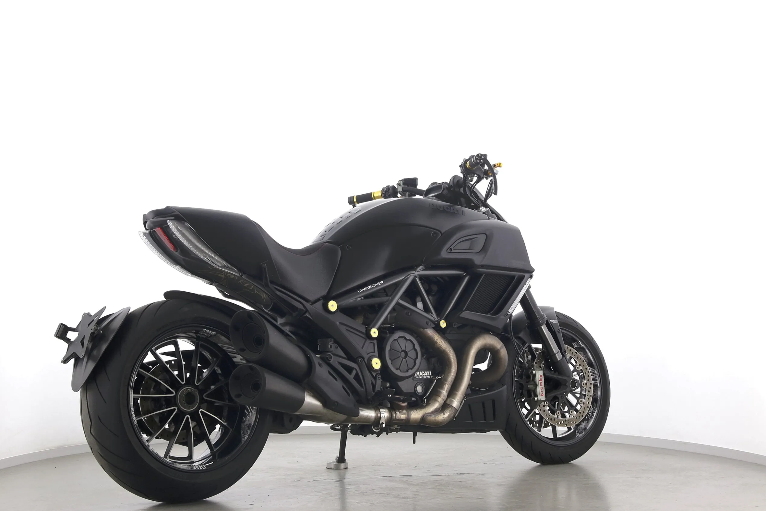 DIAVEL CARBON