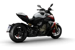 DIAVEL V4 RS