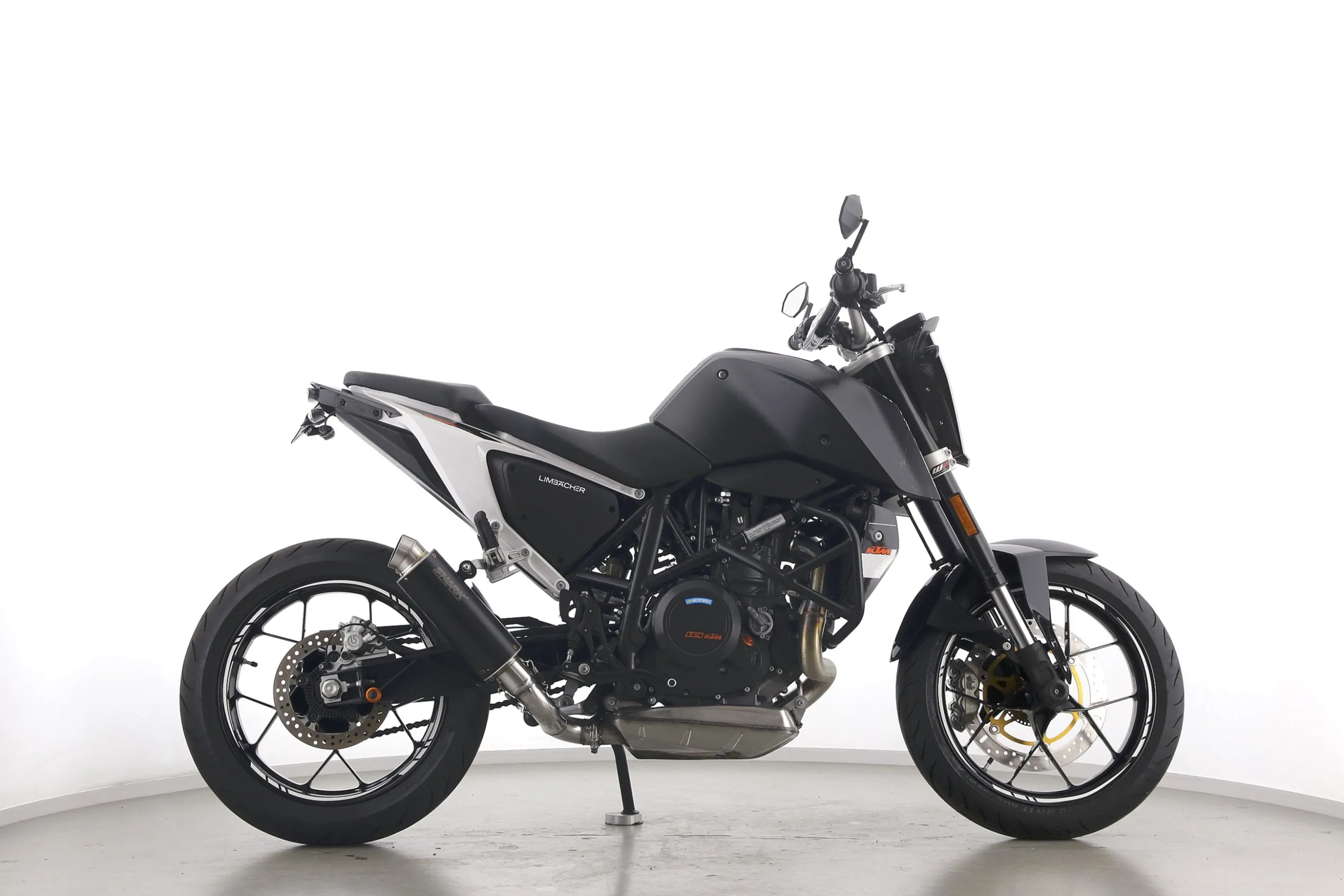 690 DUKE