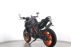 890 DUKE R