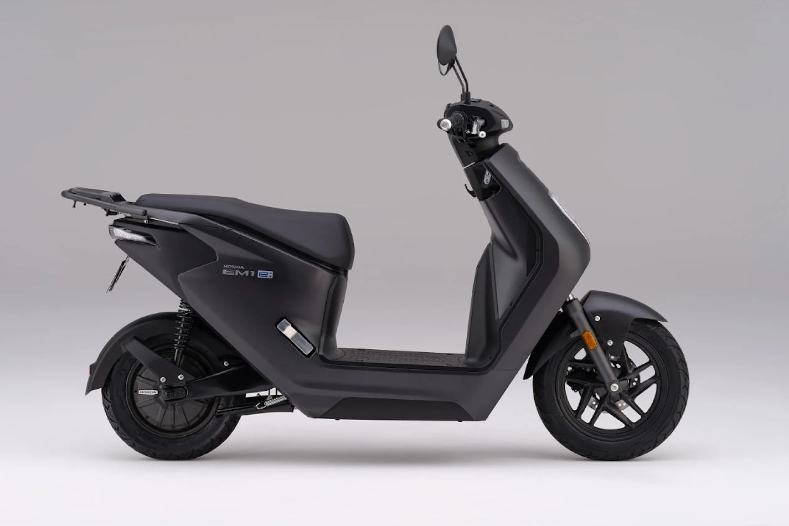 EM1 E