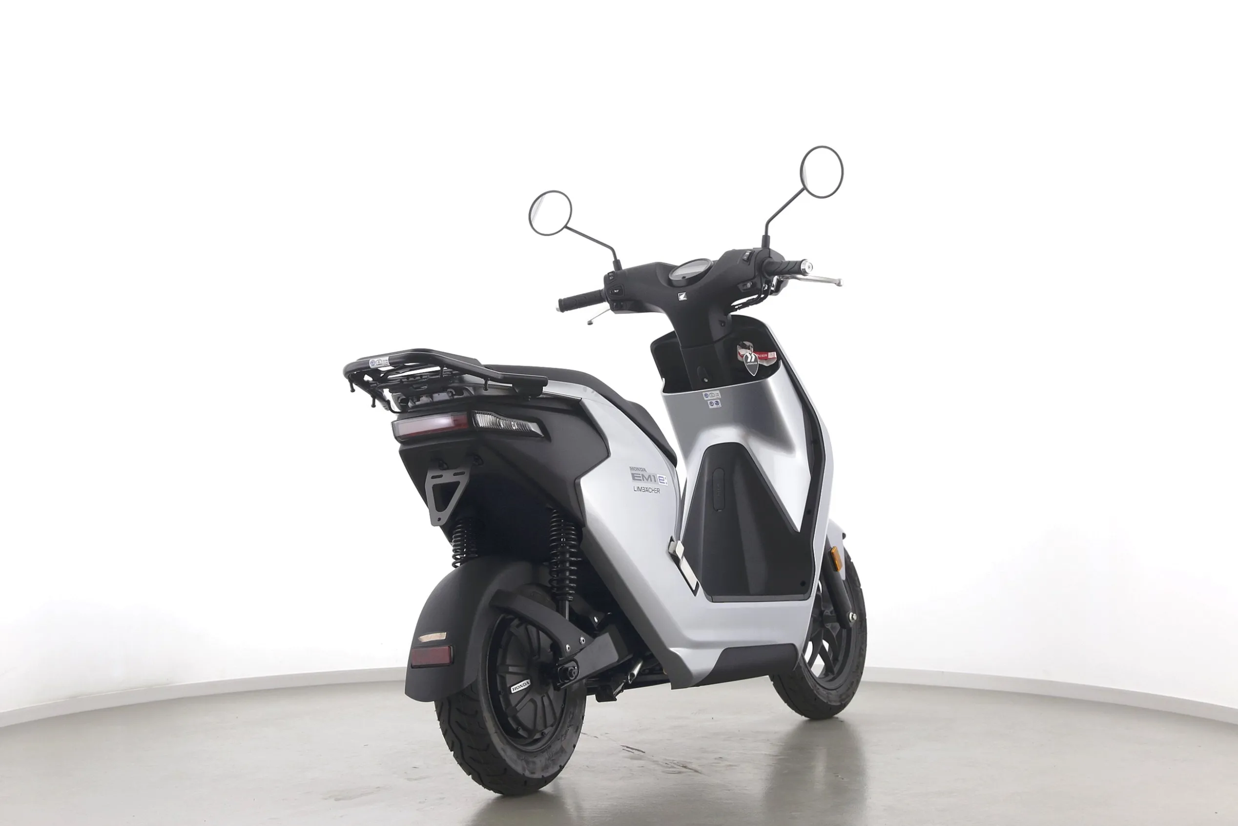 EM1 E