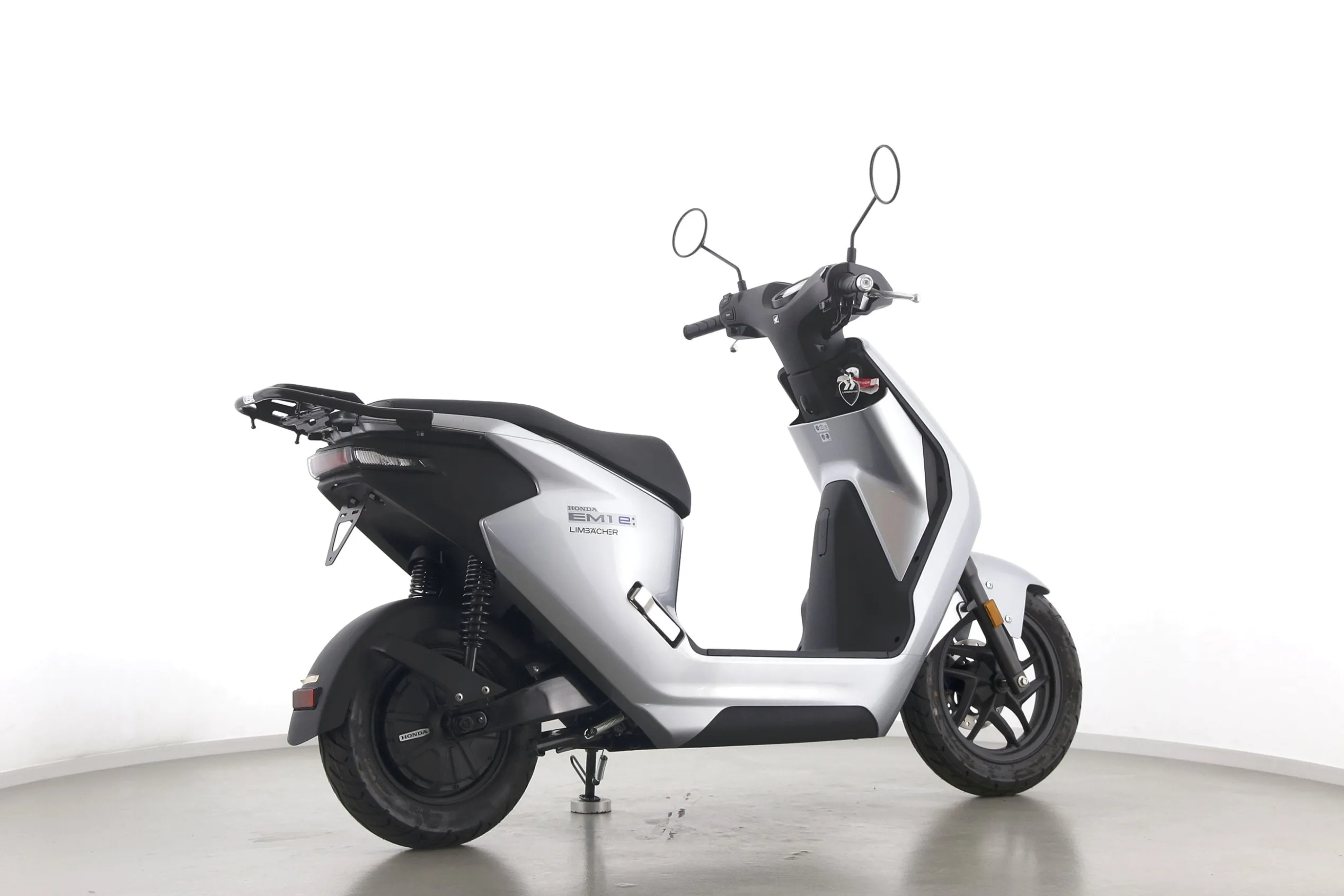 EM1 E