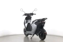 EM1 E