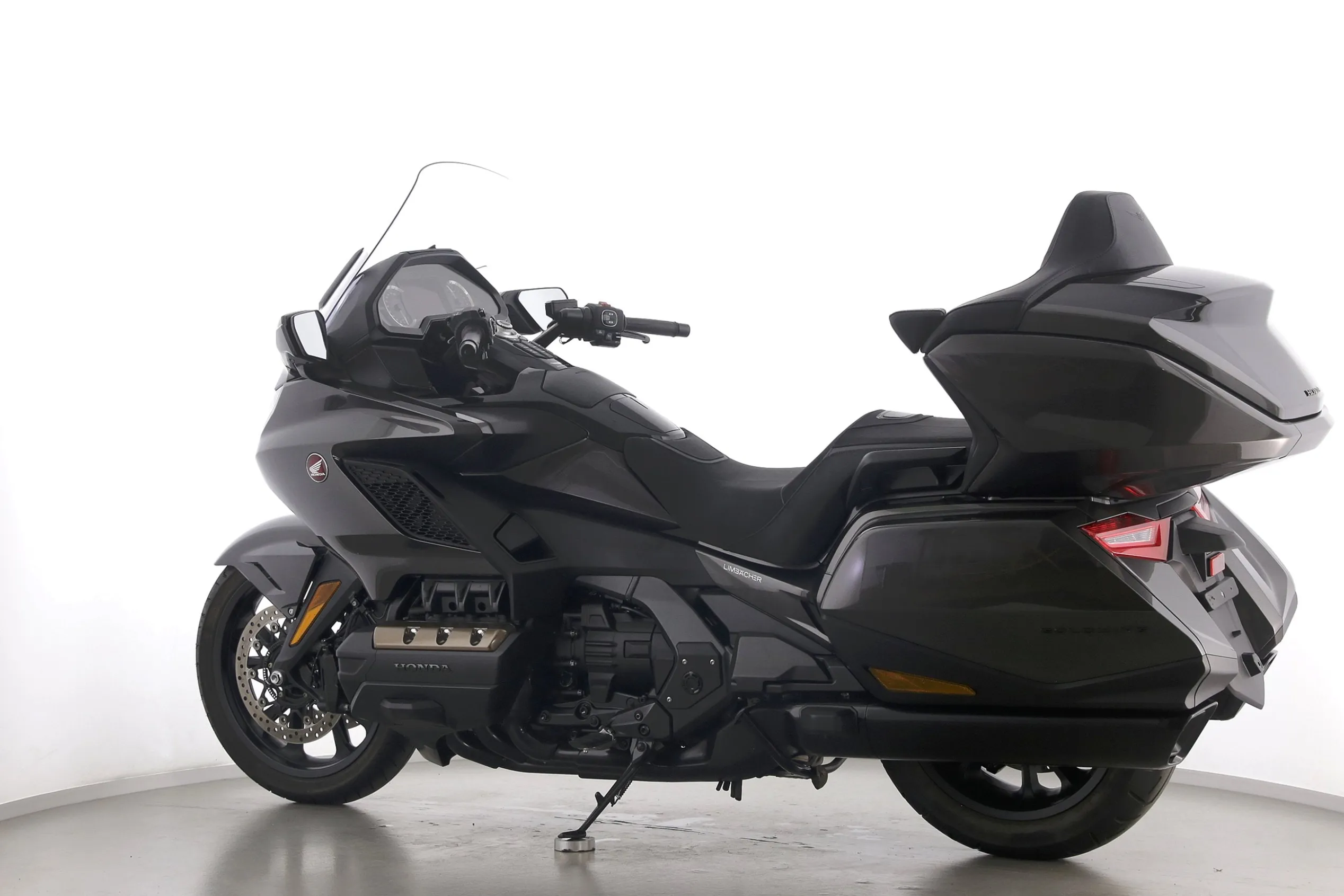 GL 1800 GOLD WING TOUR DCT
