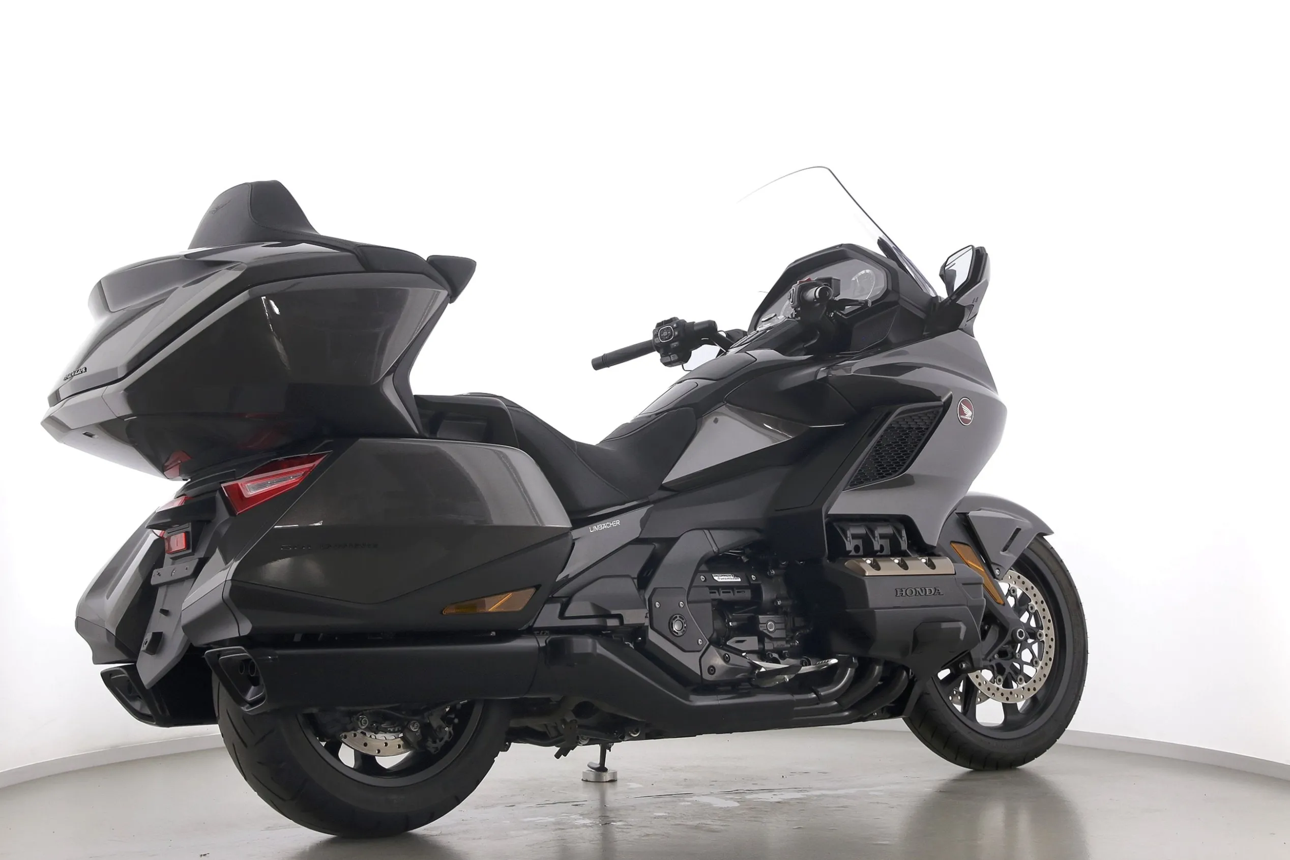 GL 1800 GOLD WING TOUR DCT