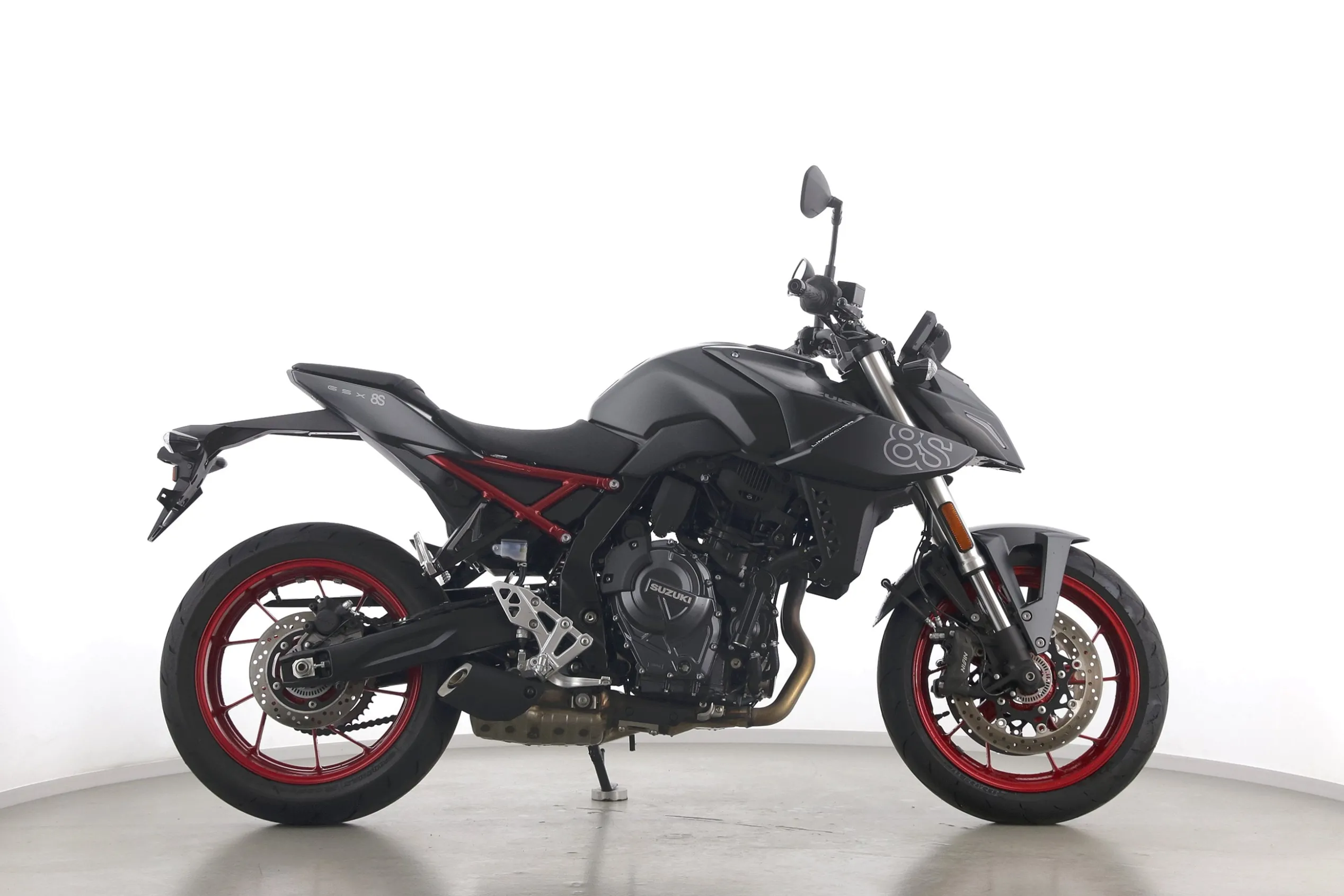 GSX 8 S