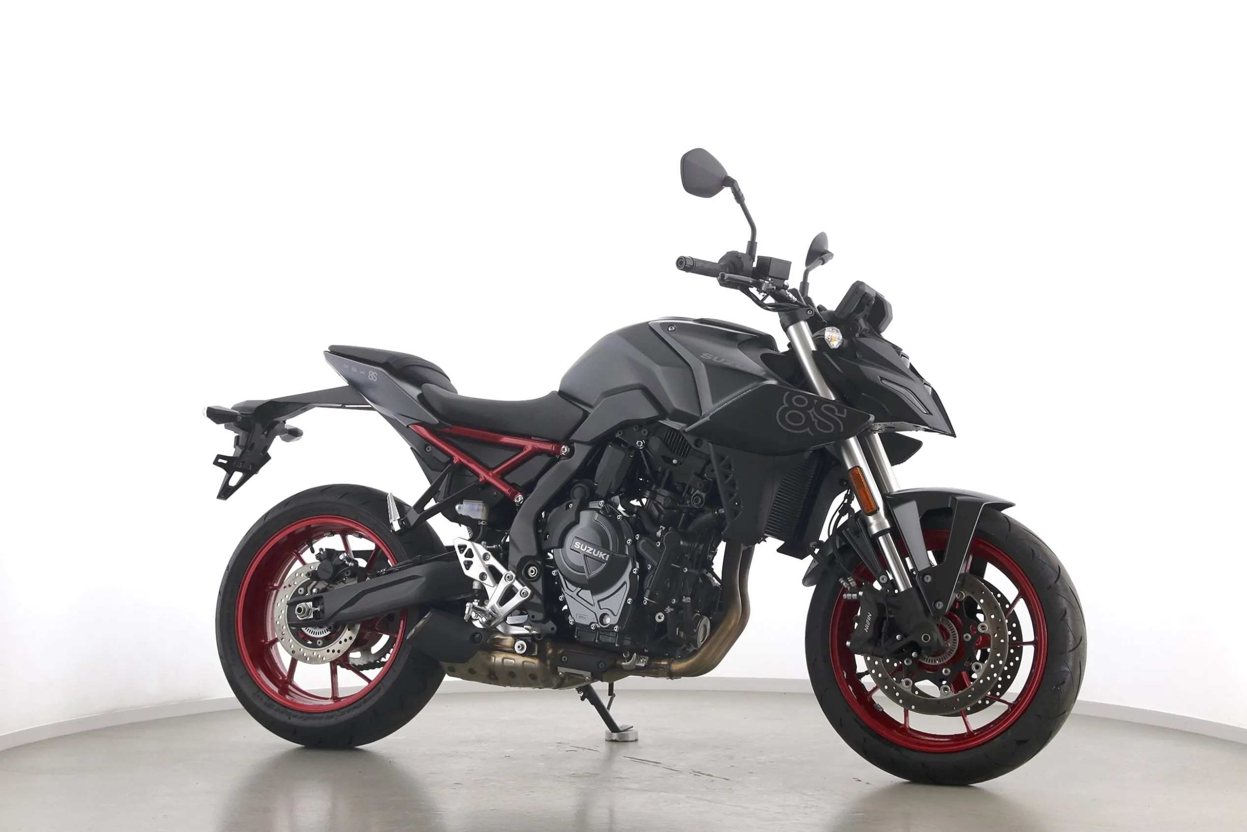 GSX 8 S