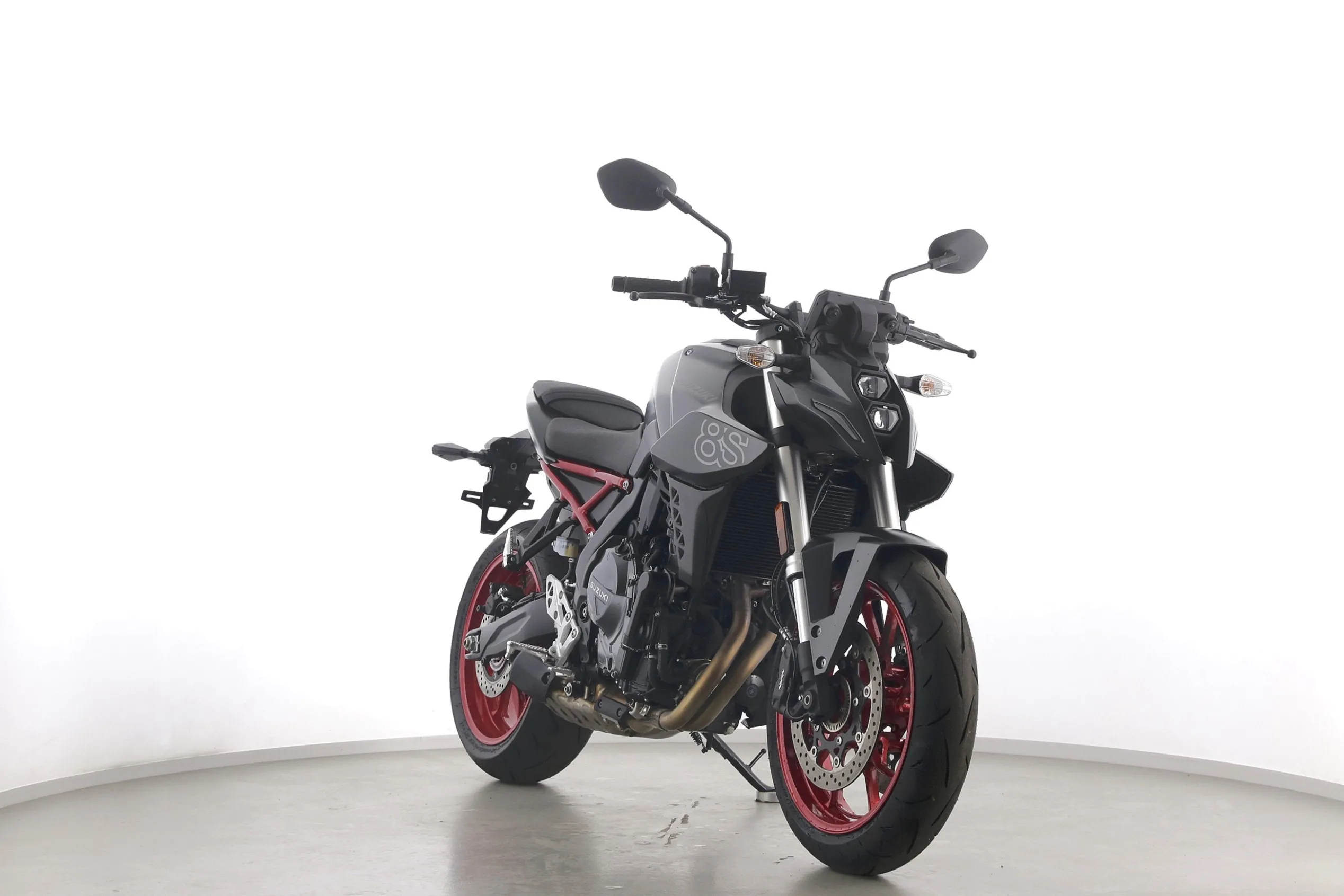 GSX 8 S