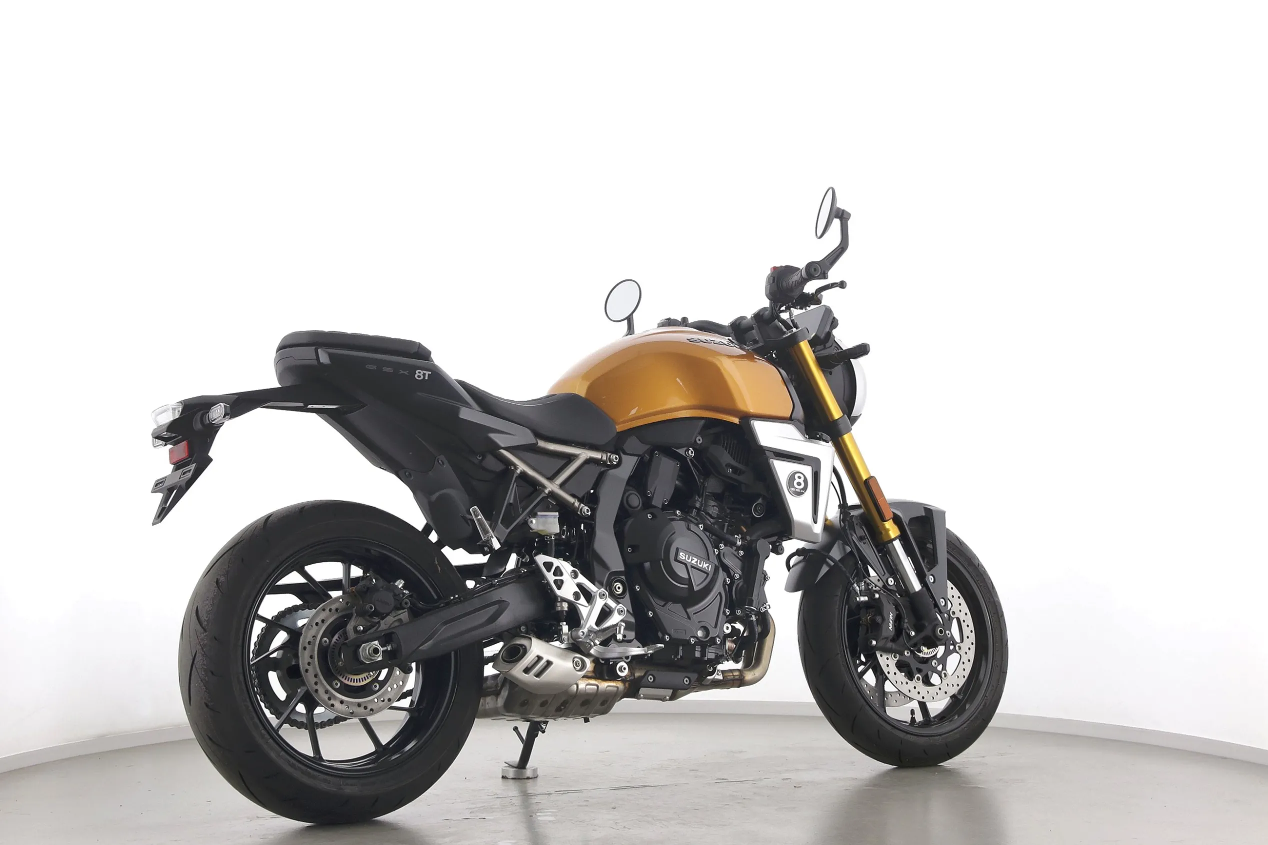 GSX 8 T
