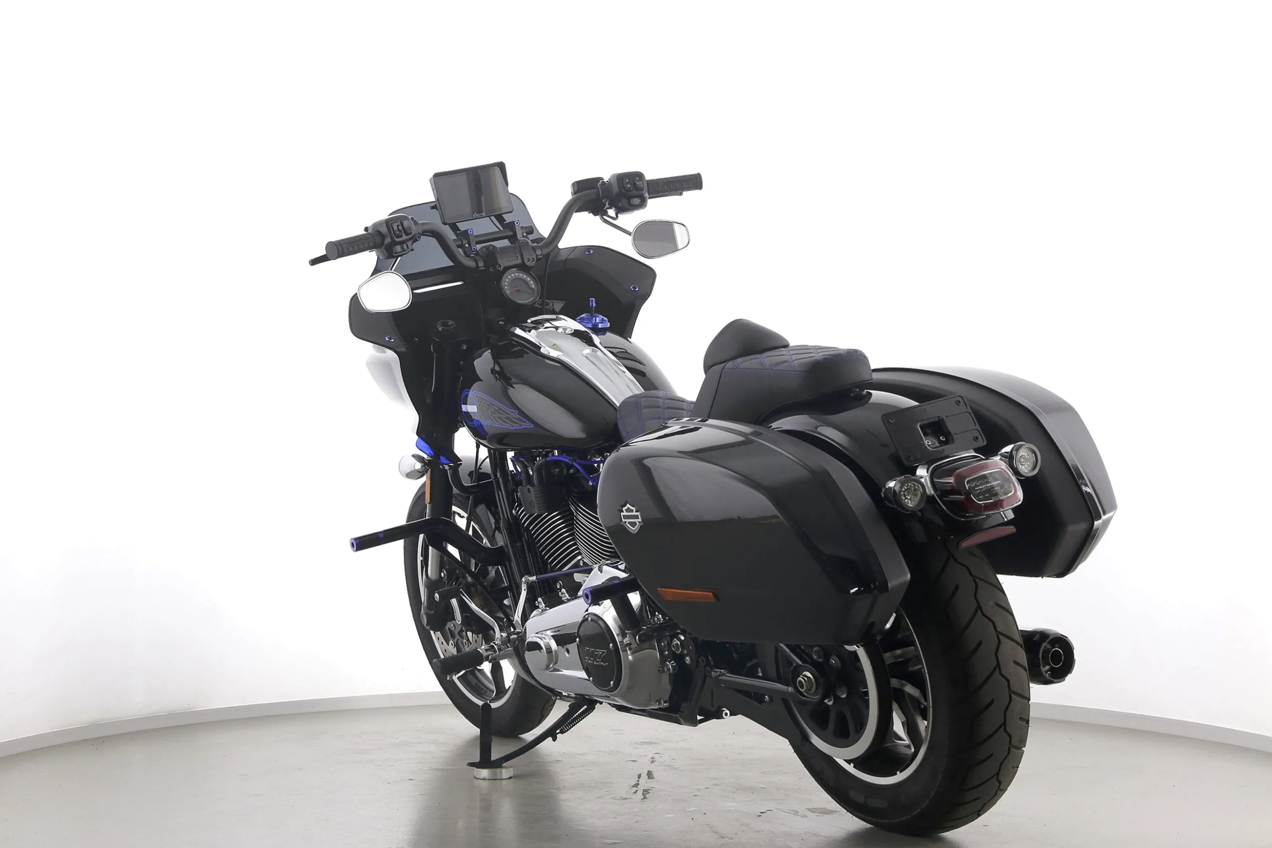 LOW RIDER ST 117