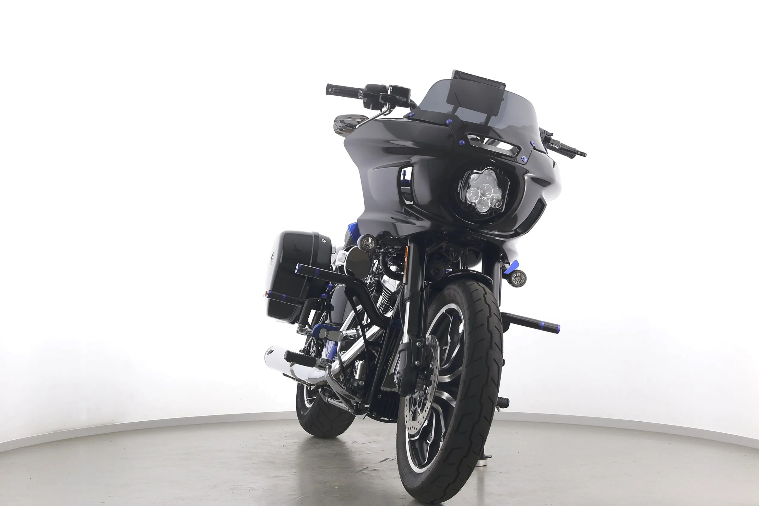 LOW RIDER ST 117