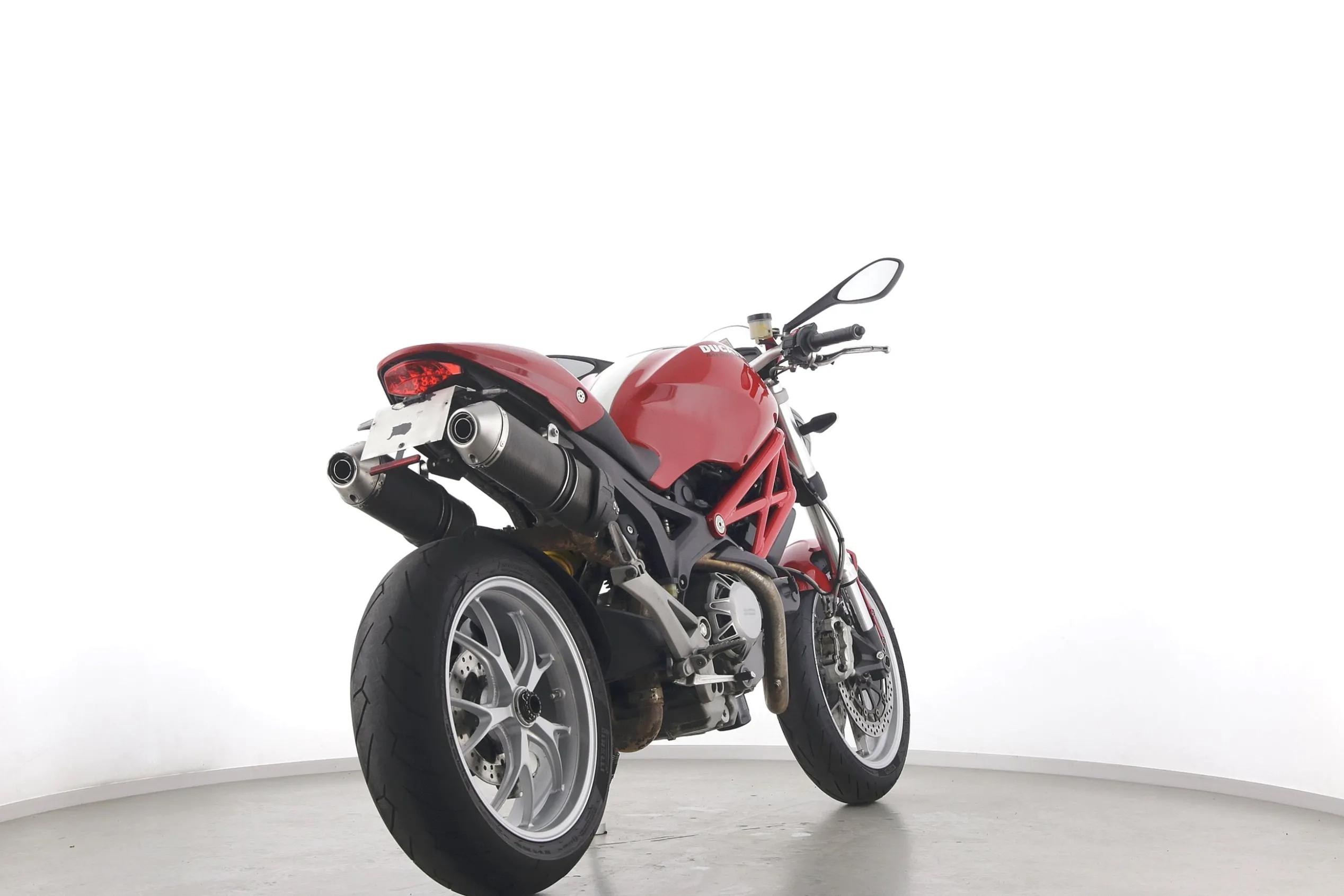 MONSTER 1100