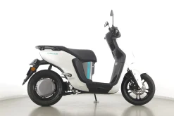 NEO'S DUAL BATTERY