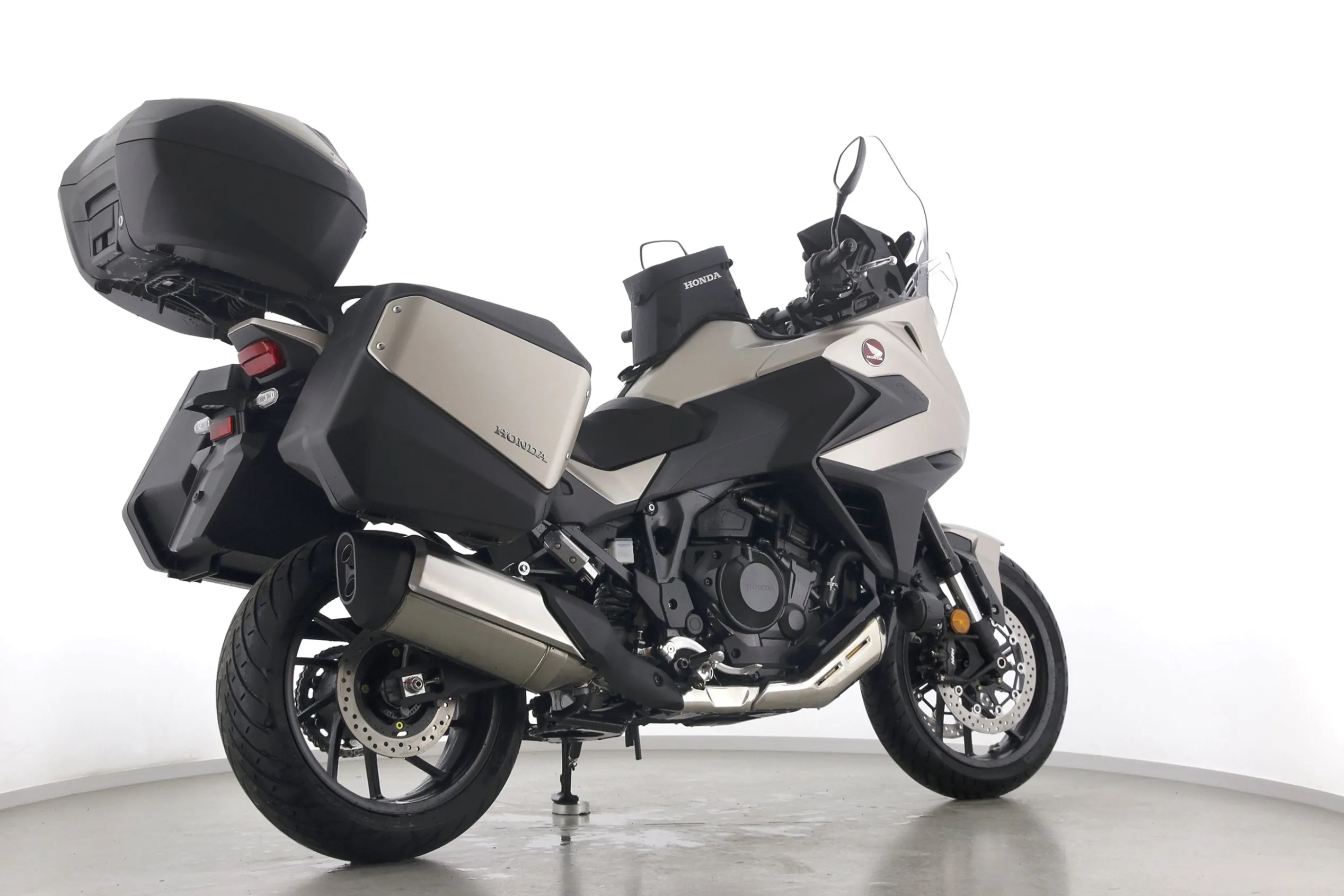 NT 1100