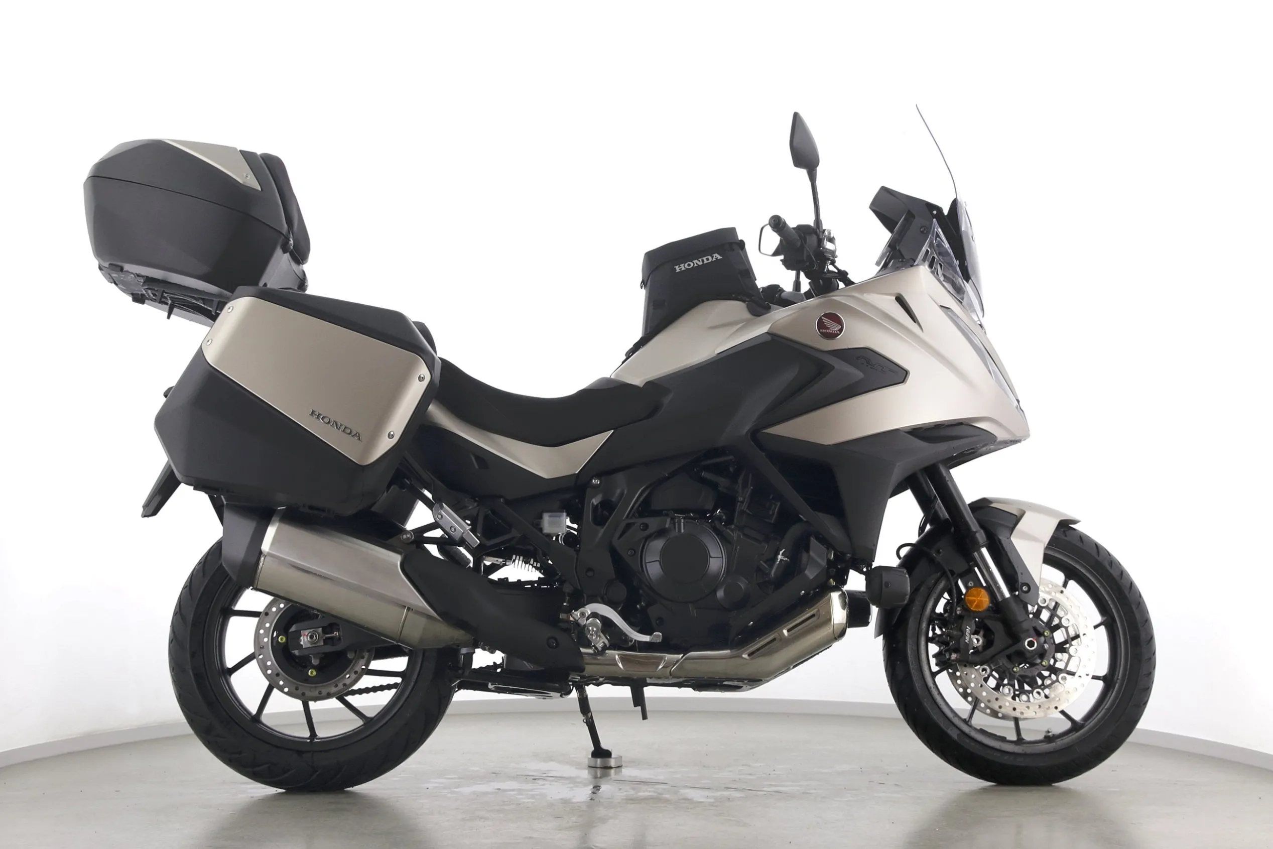 NT 1100