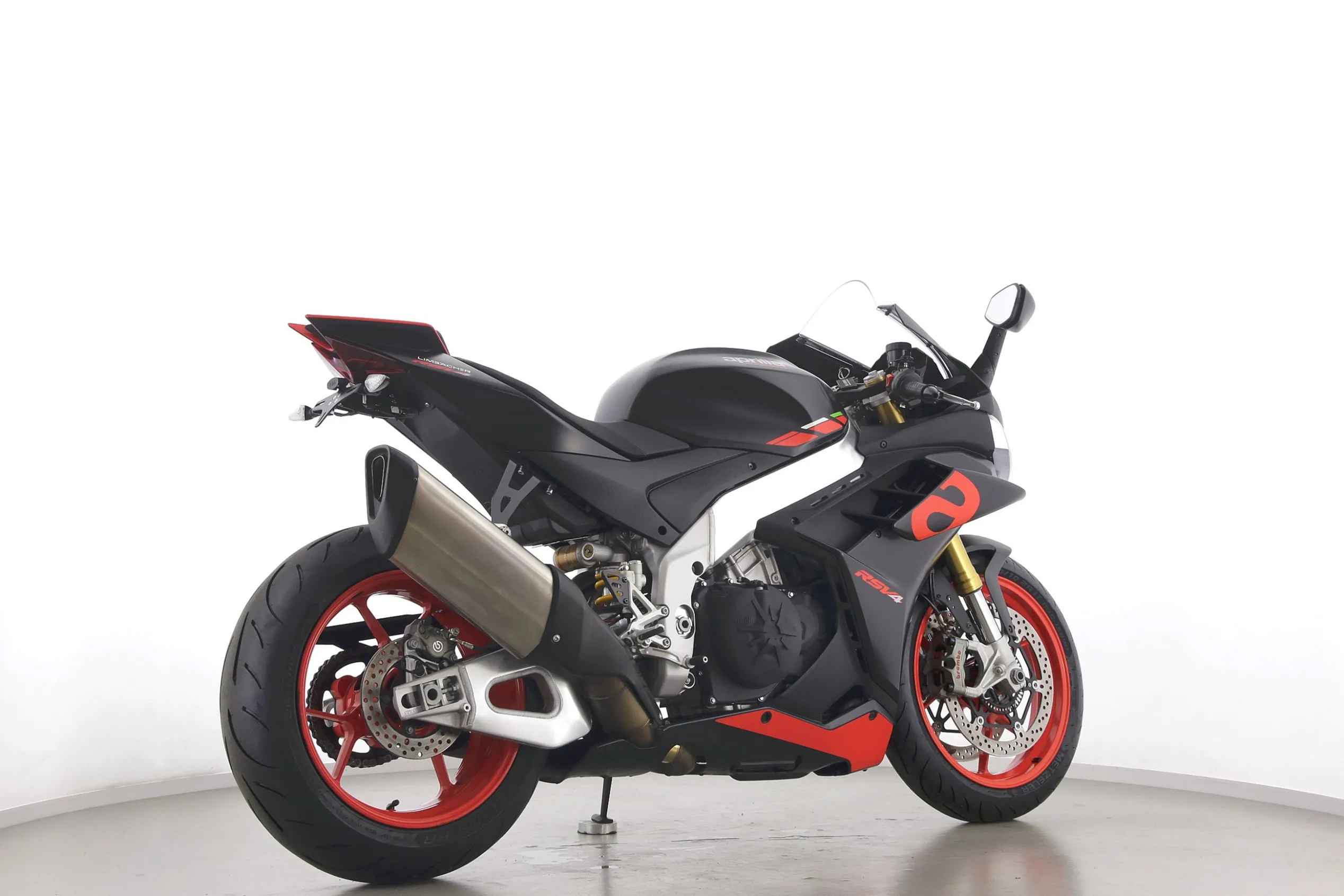RSV 4 1100