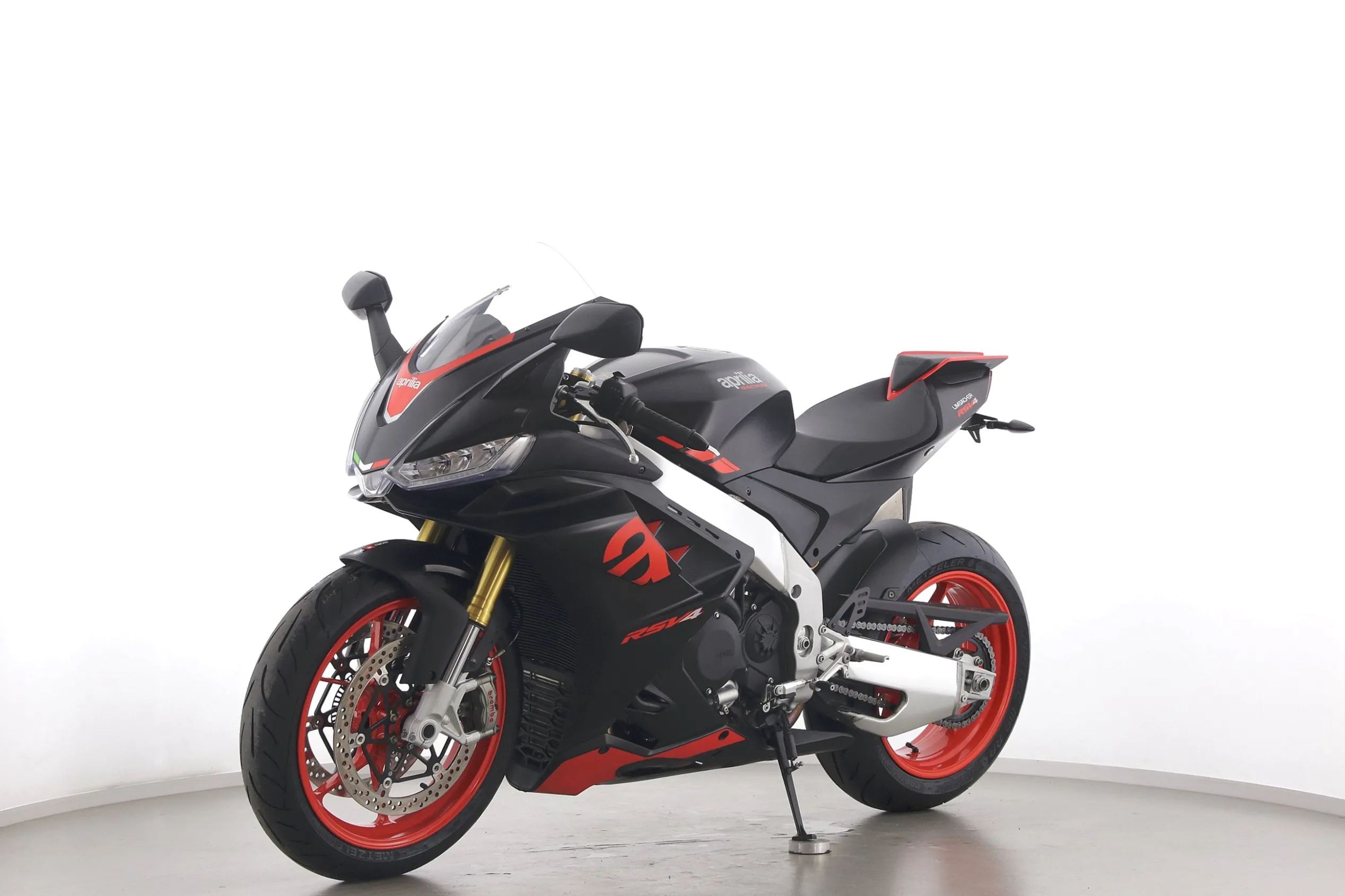 RSV 4 1100