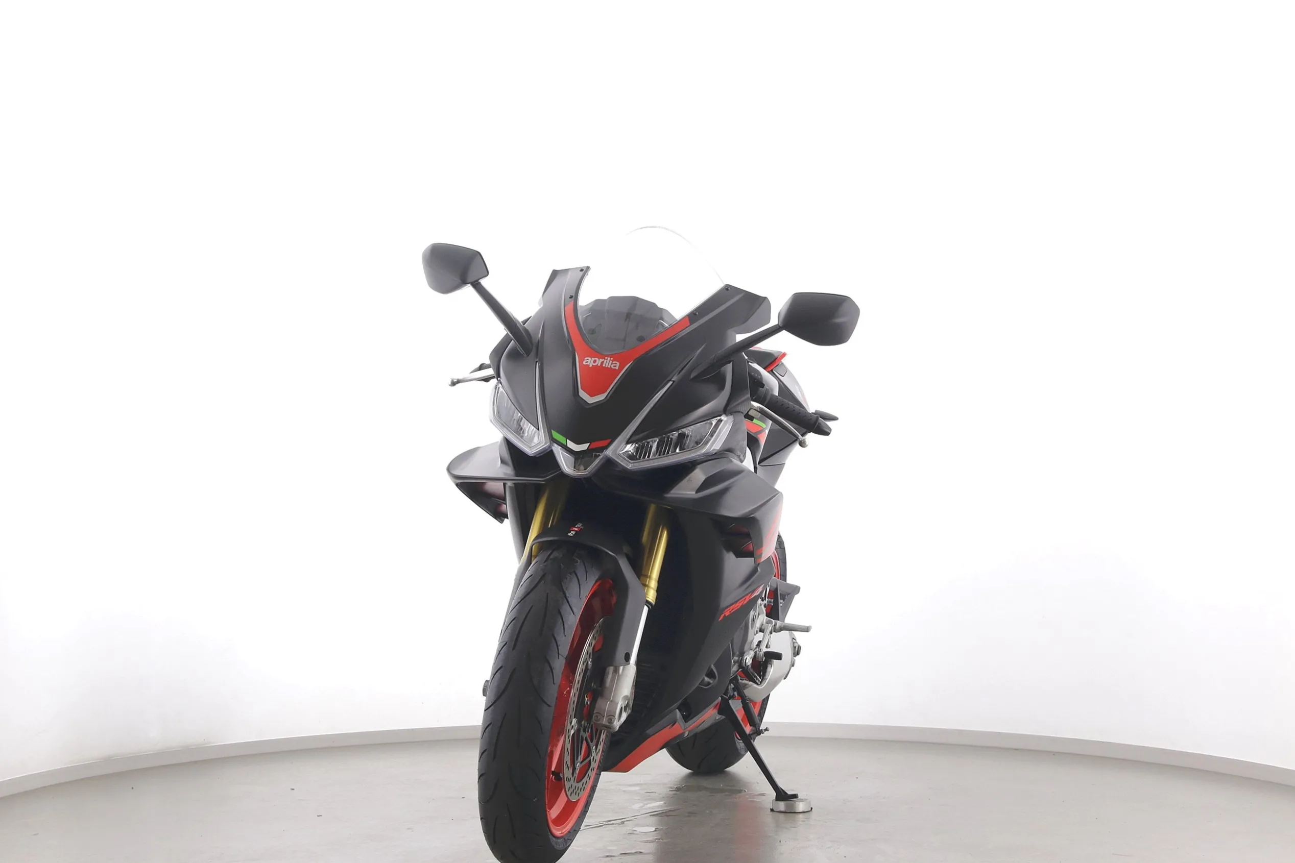RSV 4 1100