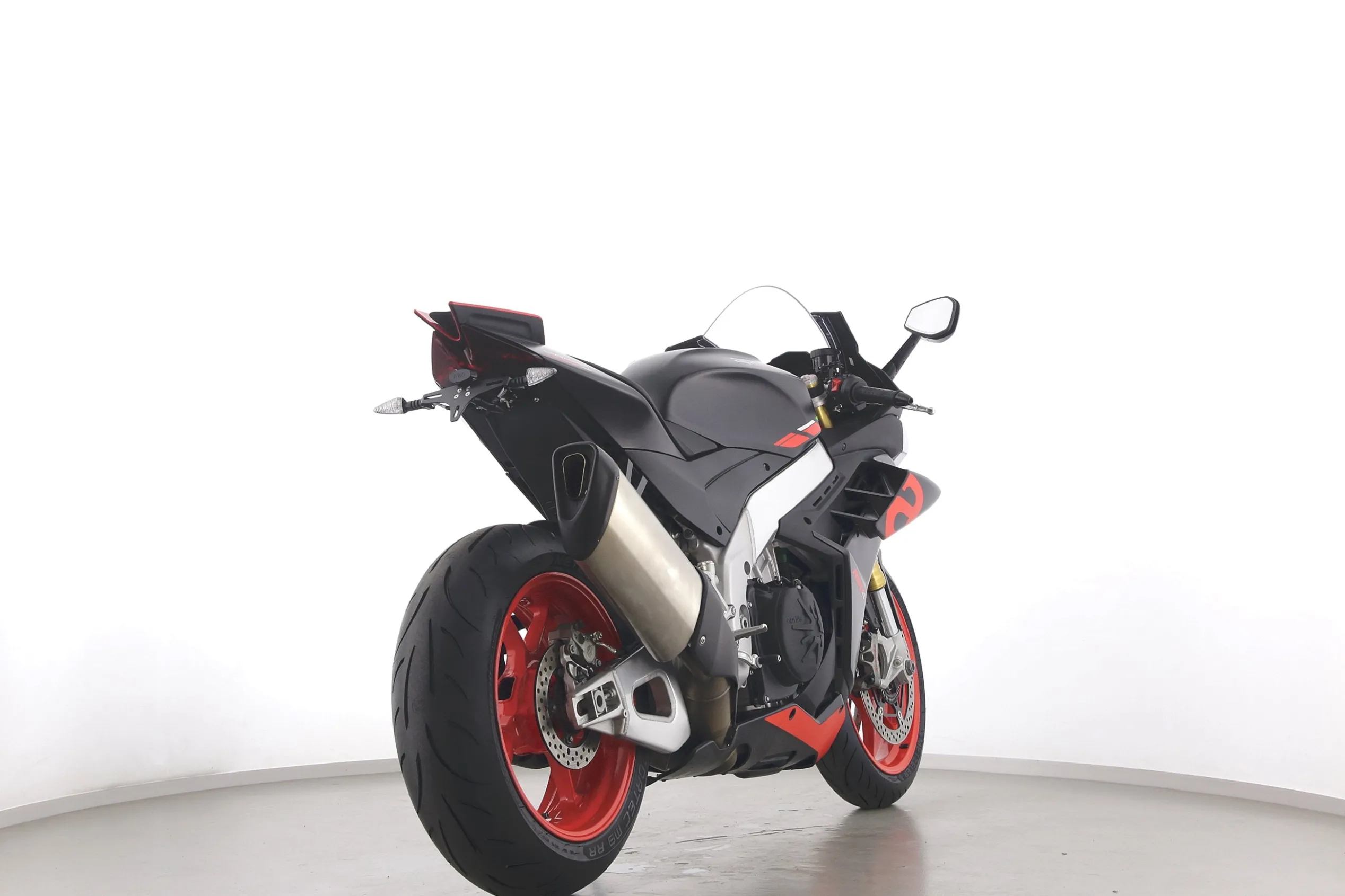 RSV 4 1100