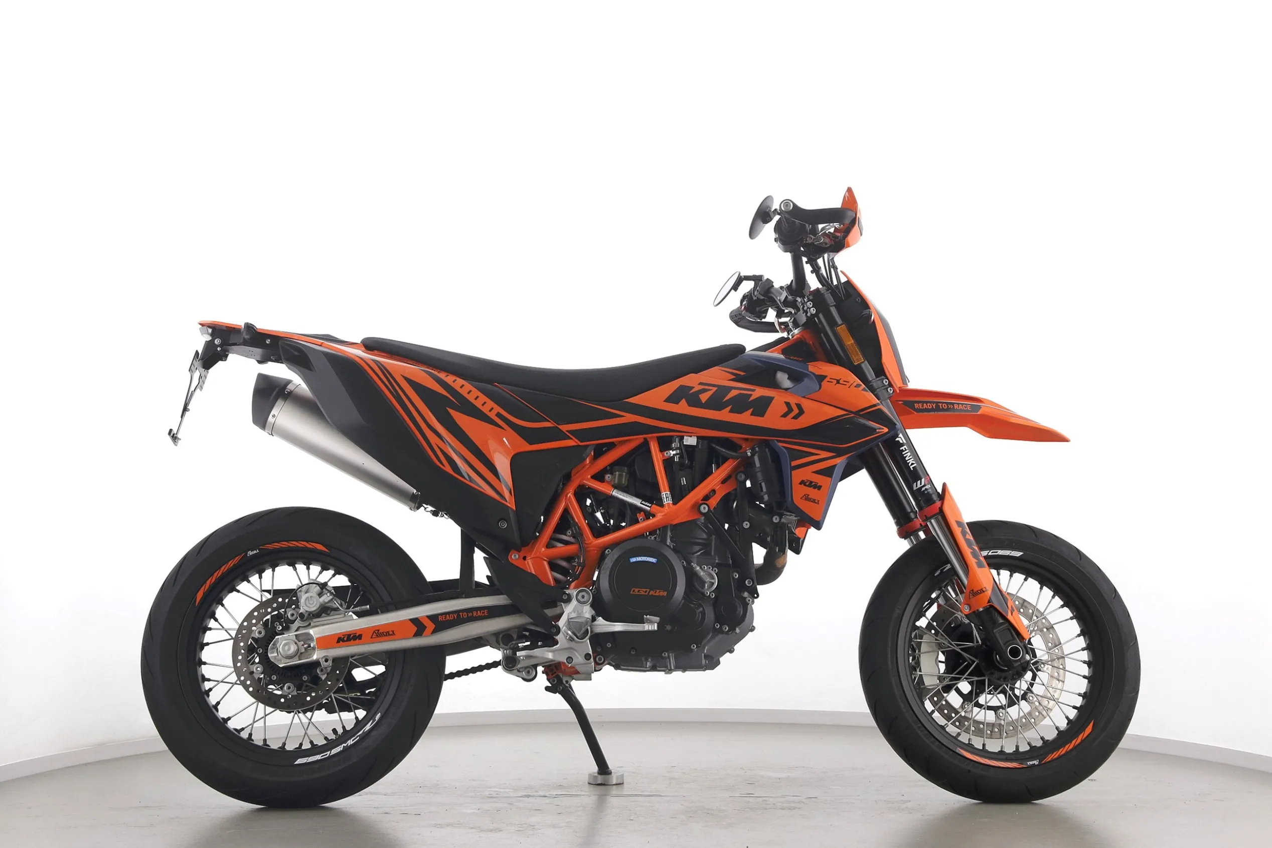 690 SMC R