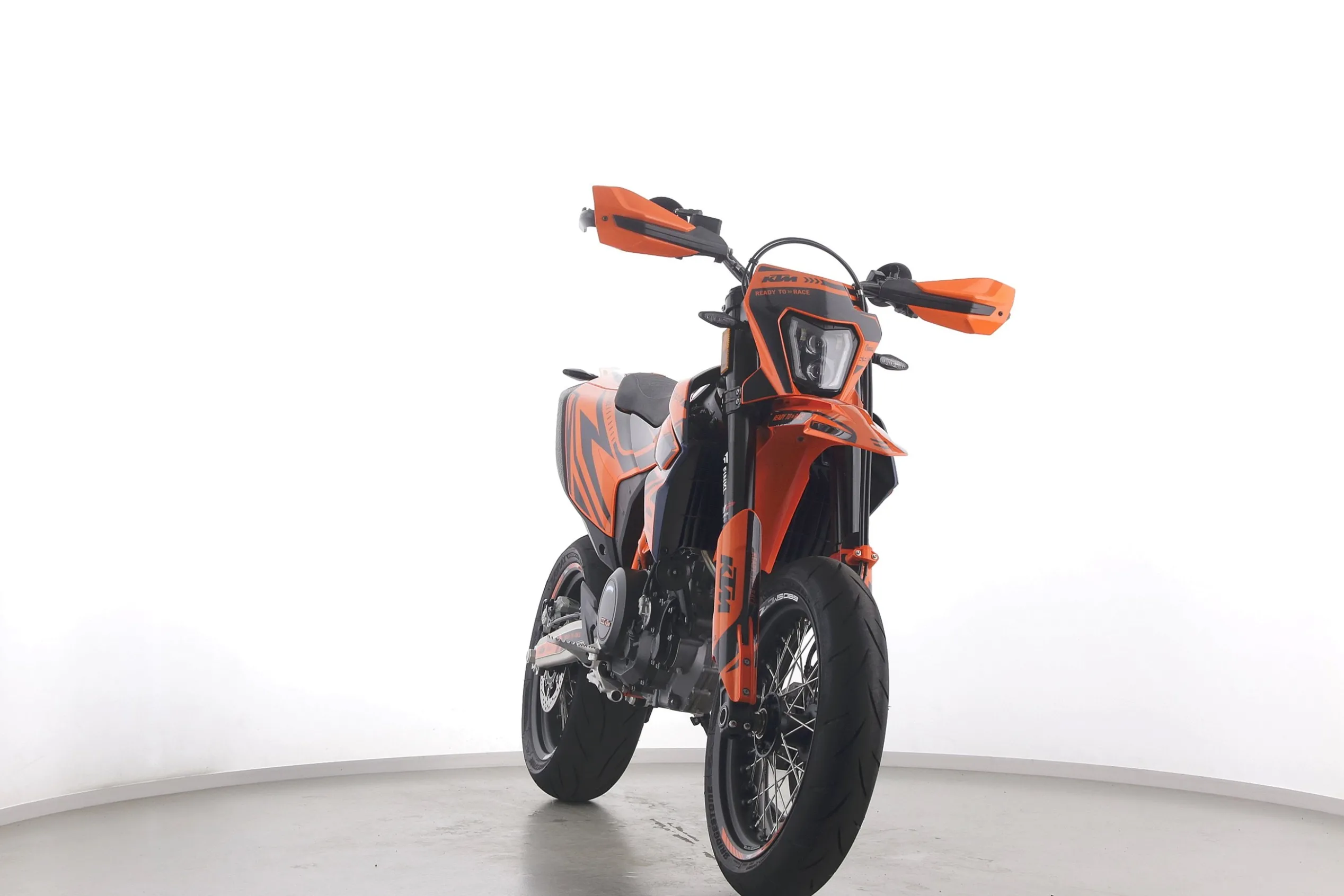 690 SMC R
