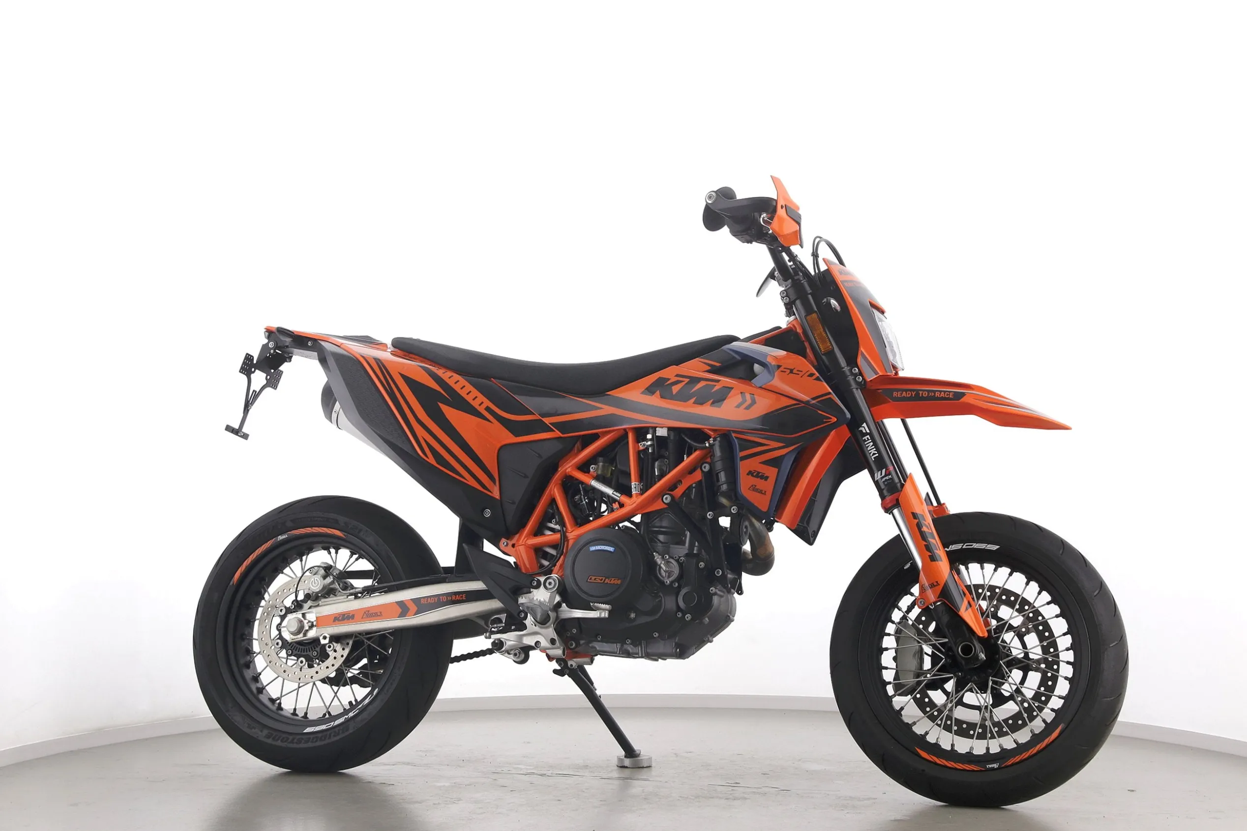 690 SMC R