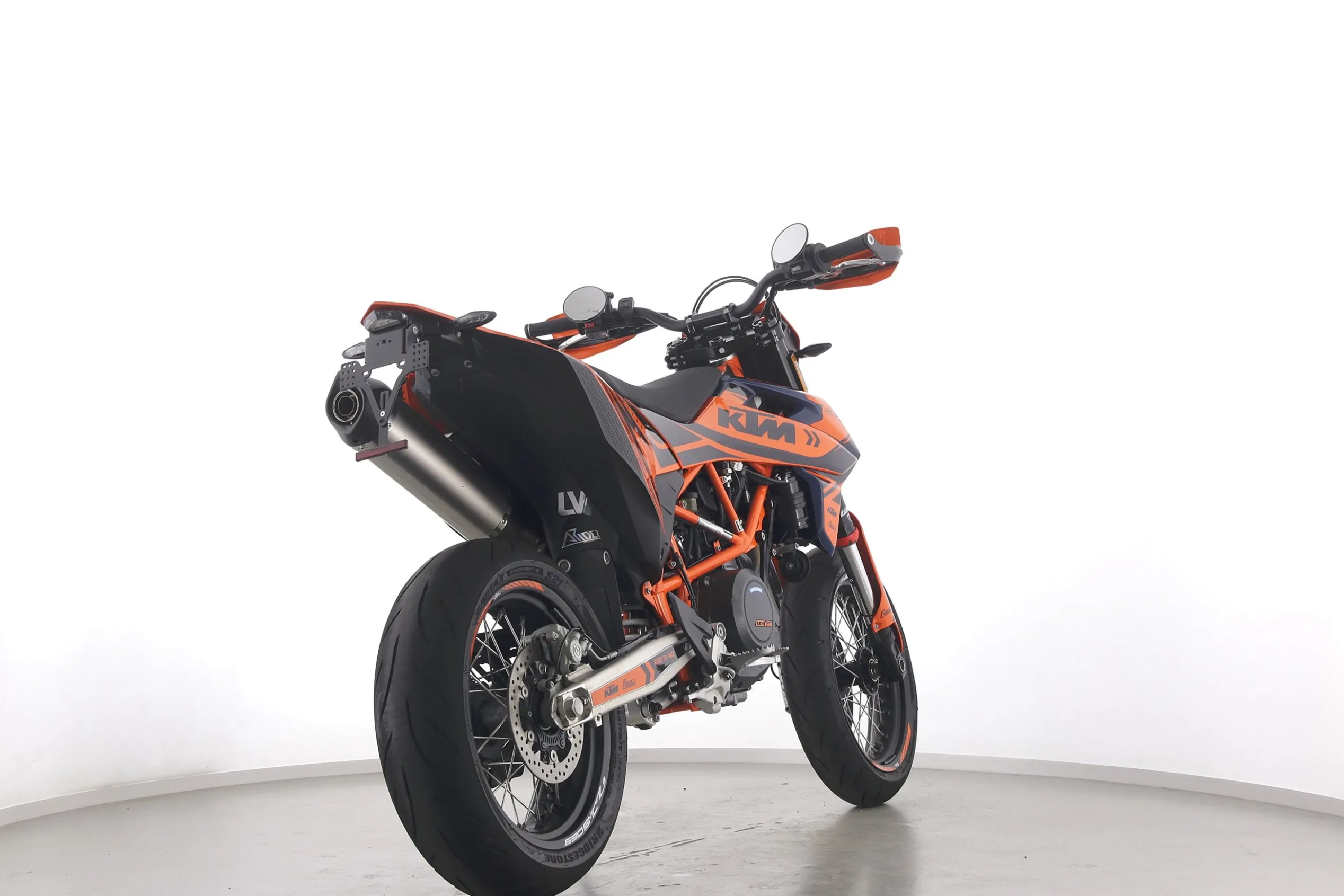 690 SMC R