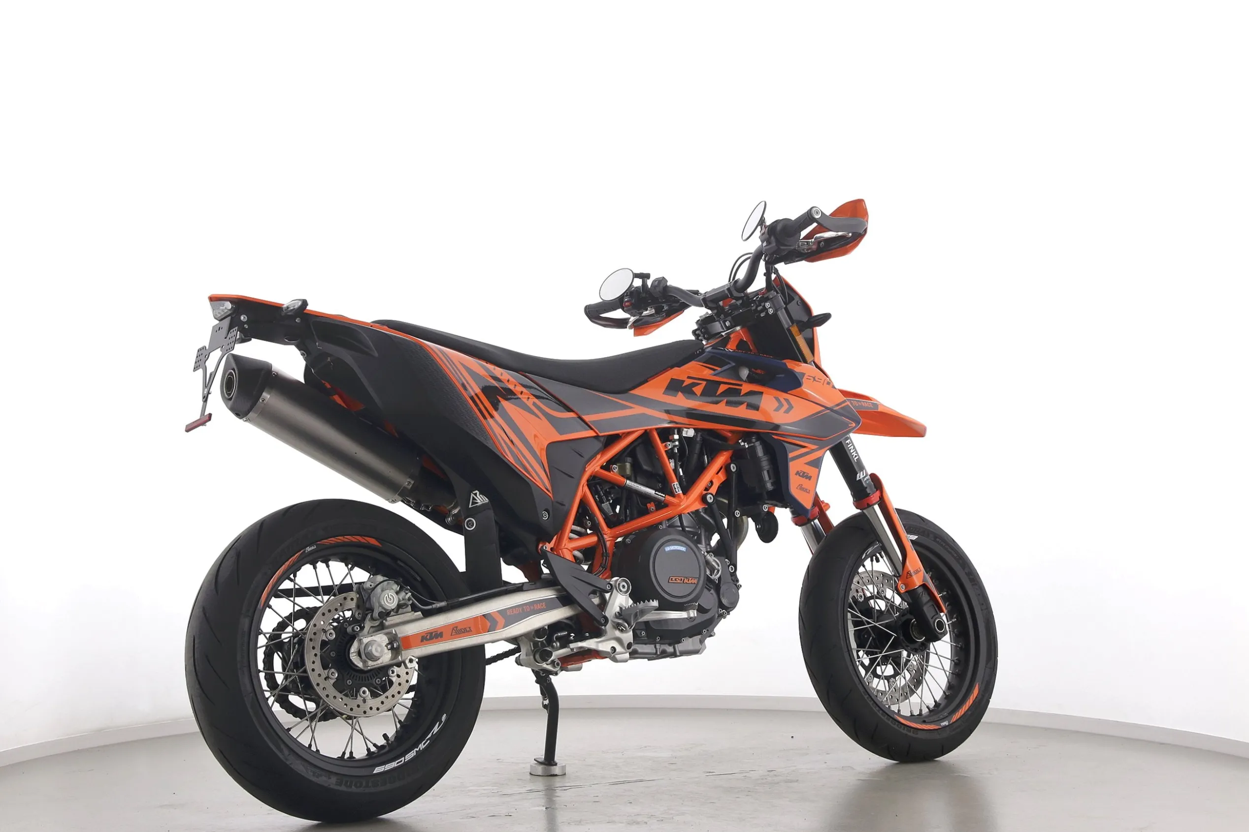 690 SMC R