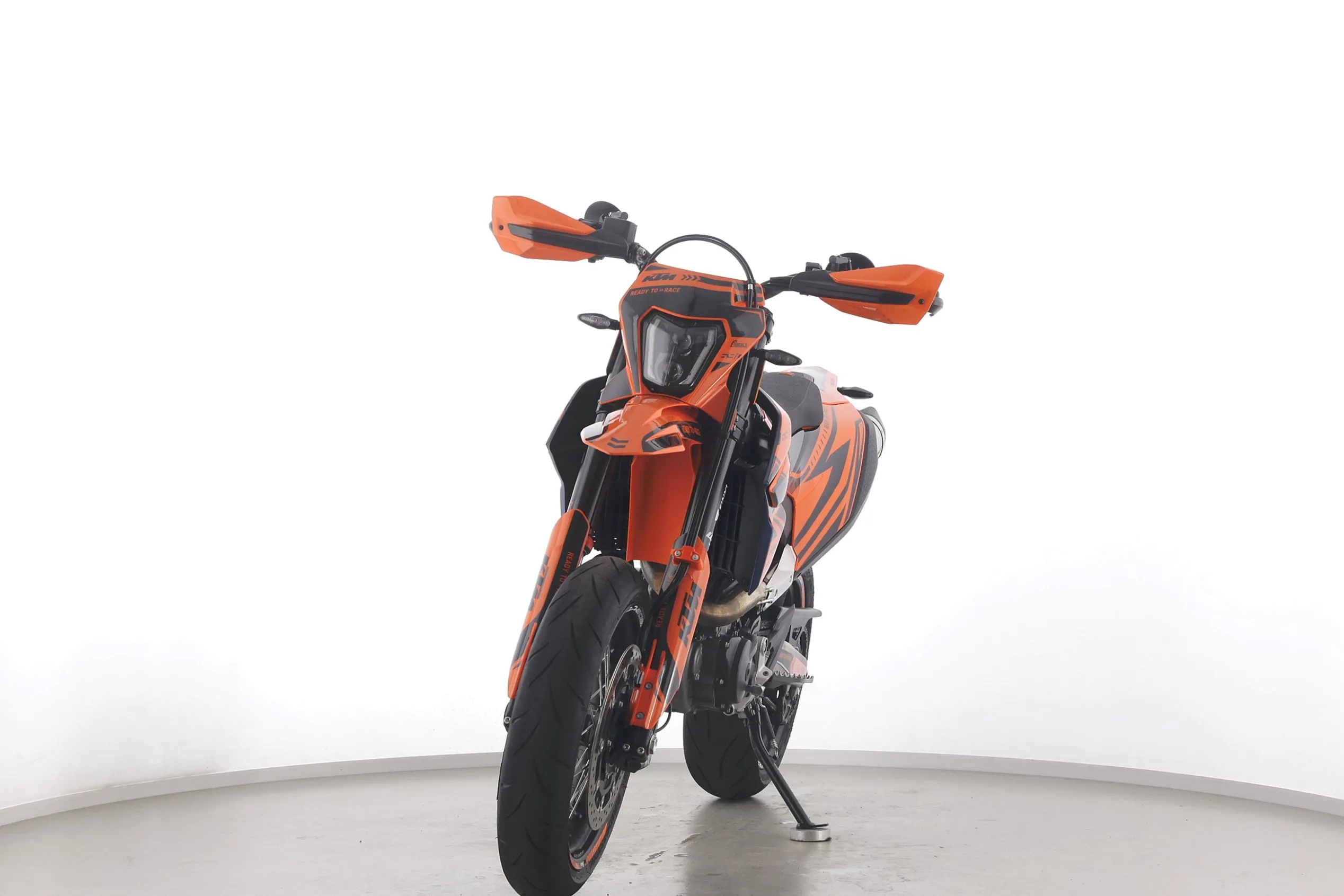 690 SMC R