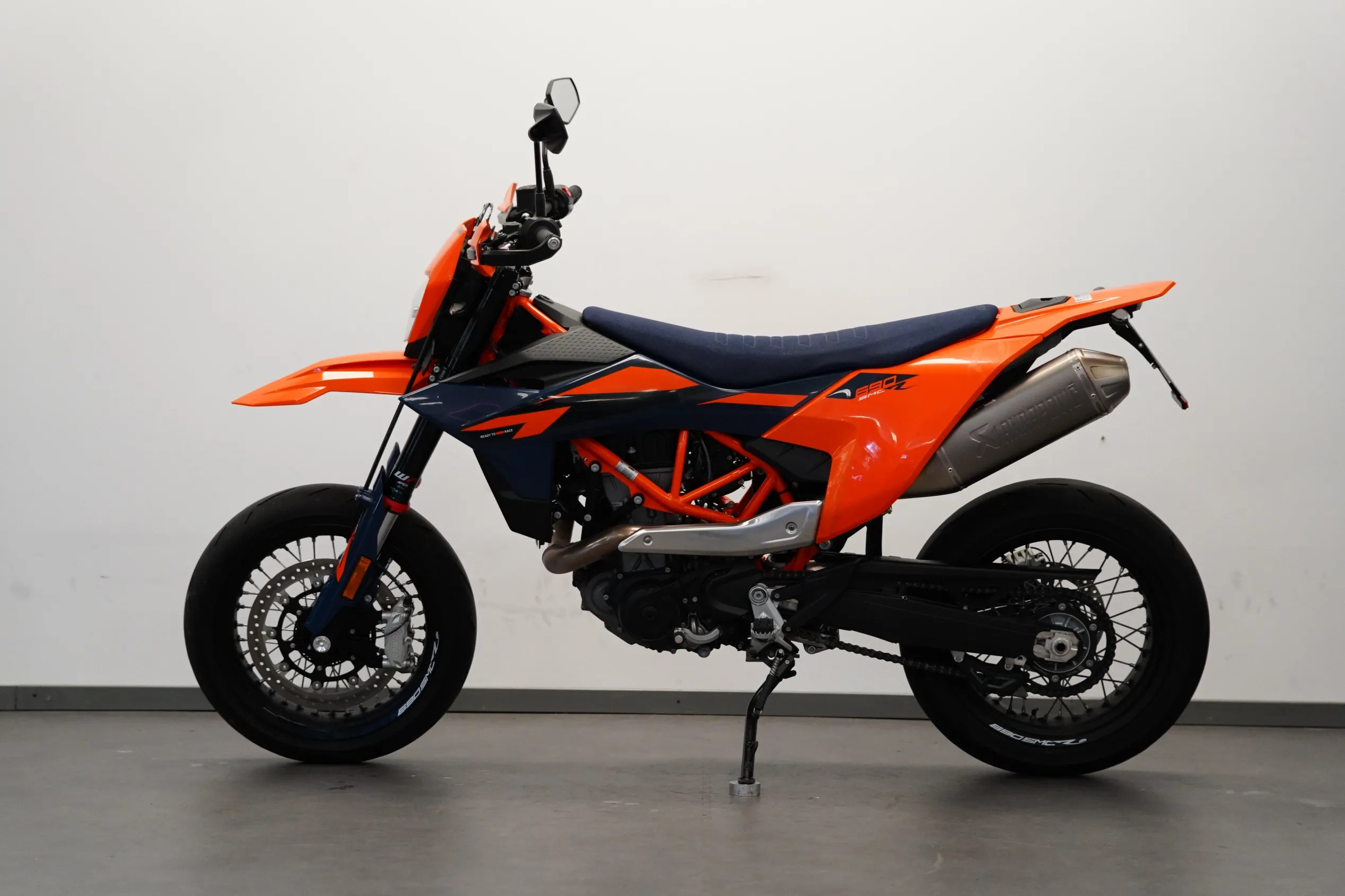 690 SMC R RT