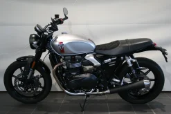SPEED TWIN 900