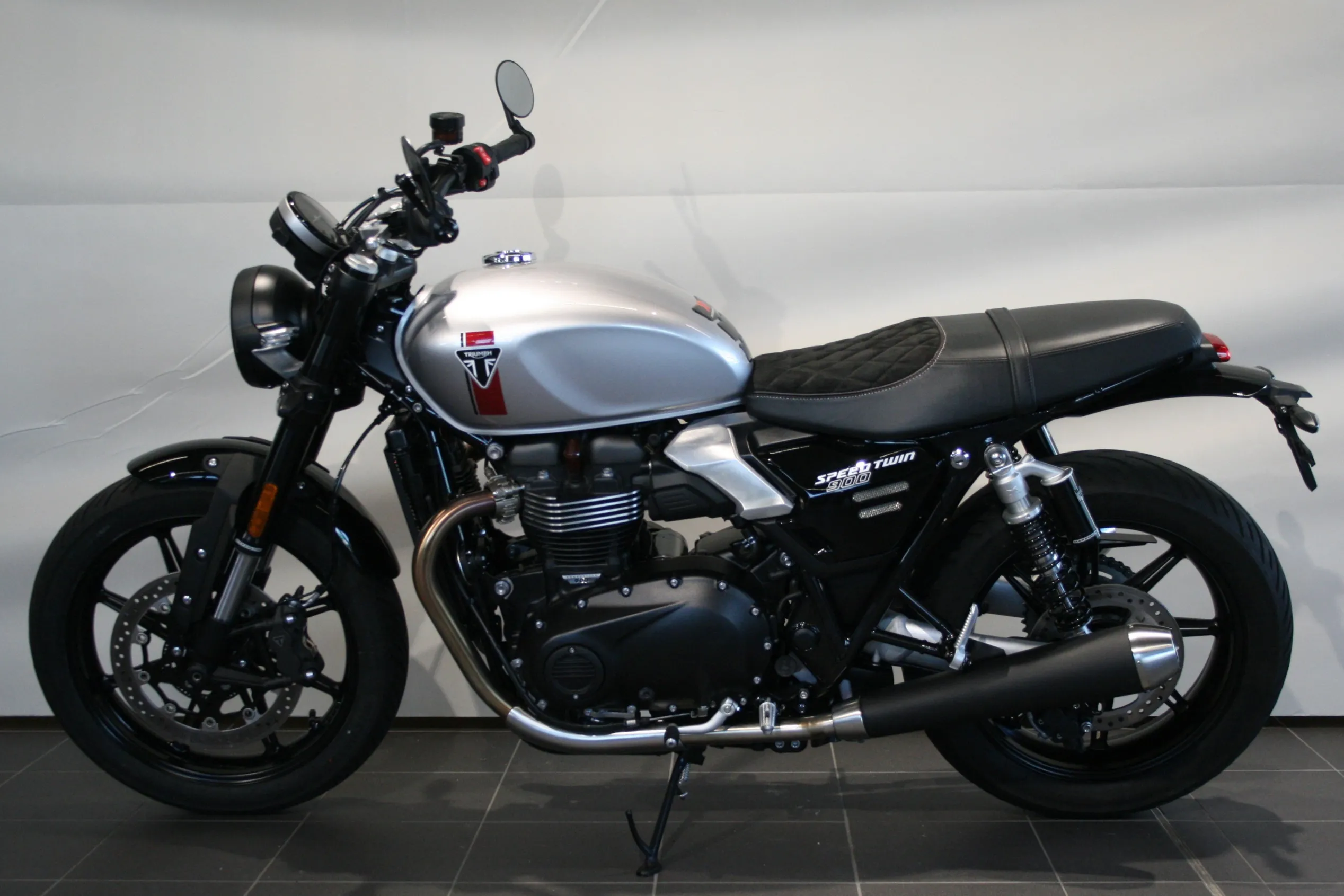 SPEED TWIN 900