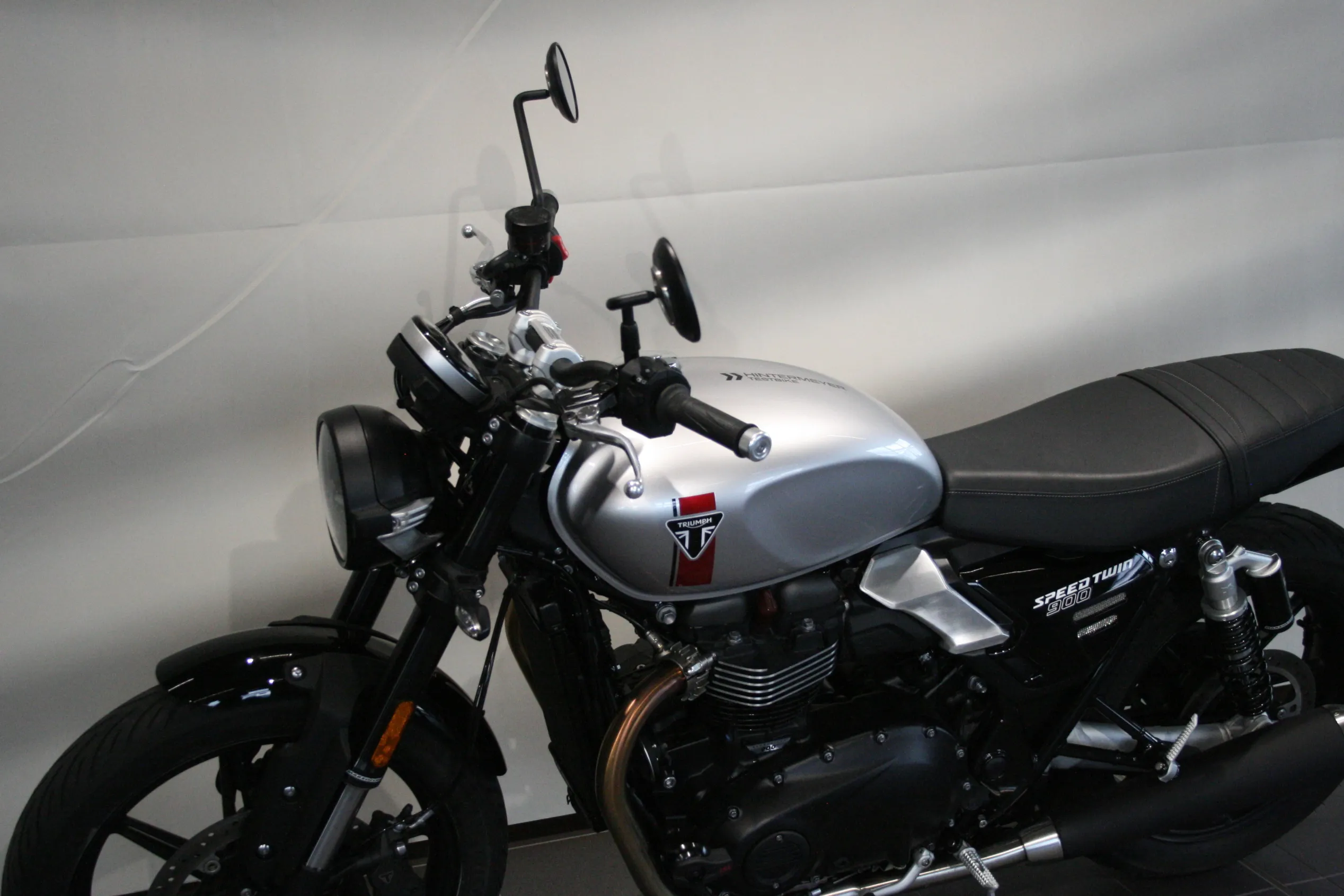 SPEED TWIN 900