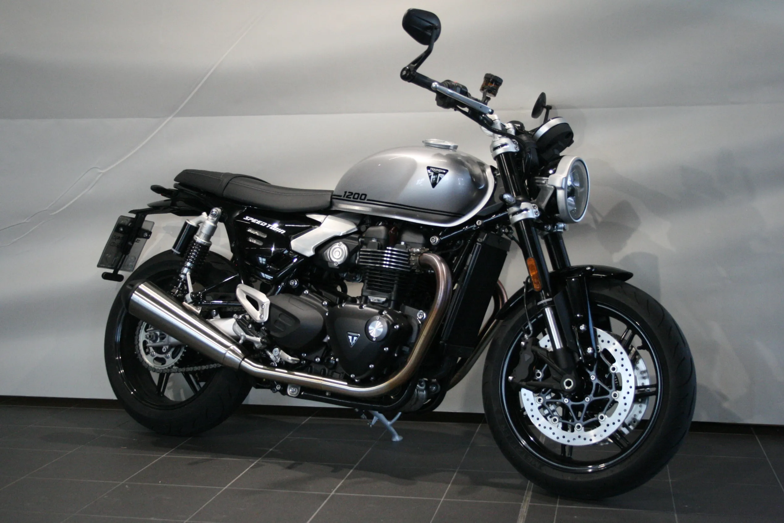 SPEED TWIN 1200
