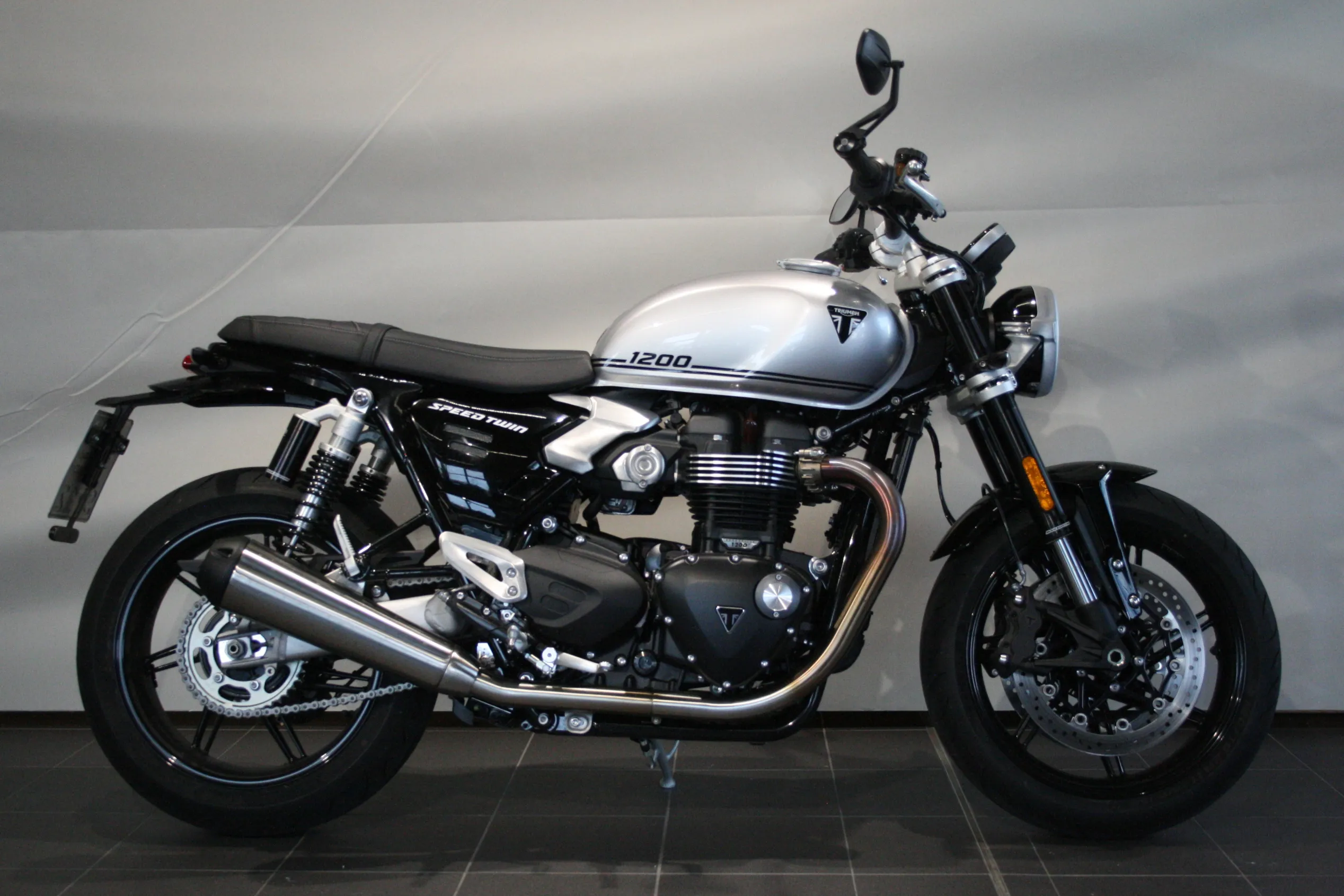 SPEED TWIN 1200