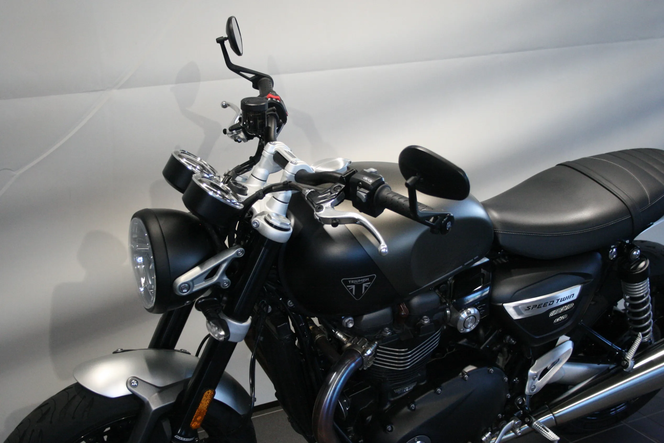 SPEED TWIN 1200