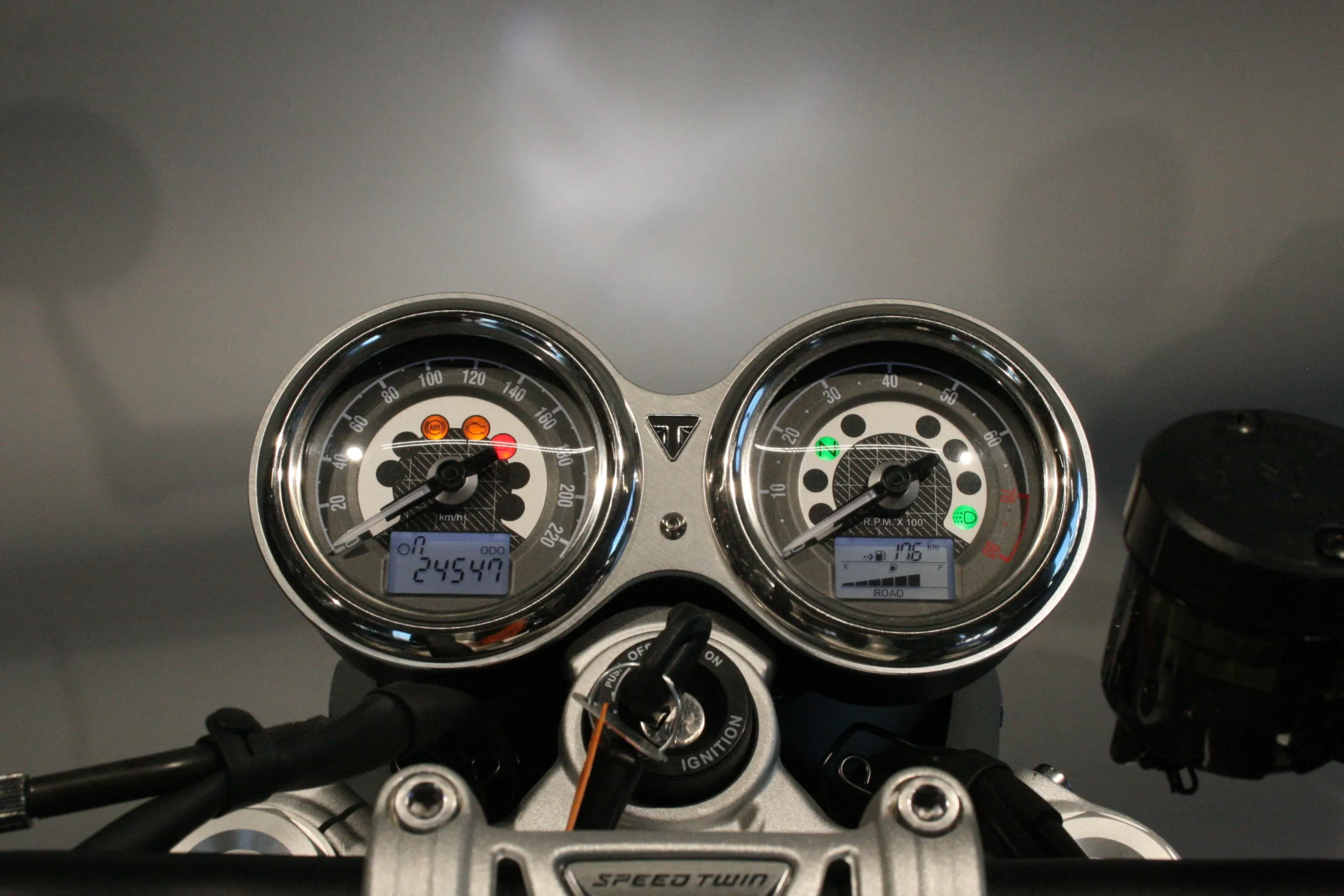SPEED TWIN 1200