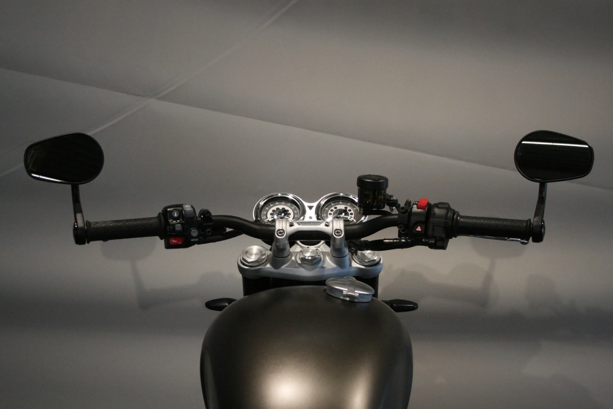 SPEED TWIN 1200