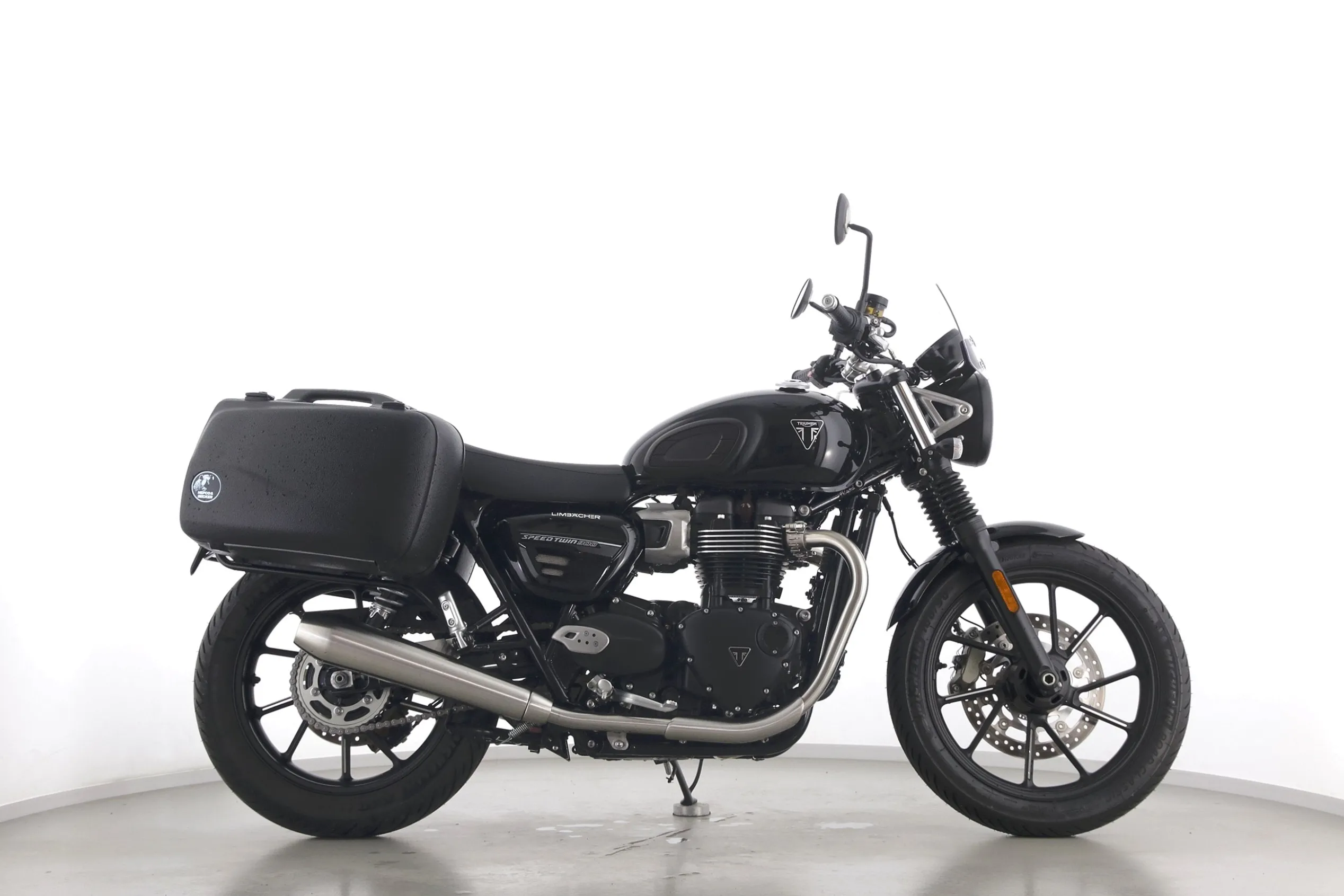 SPEED TWIN 900