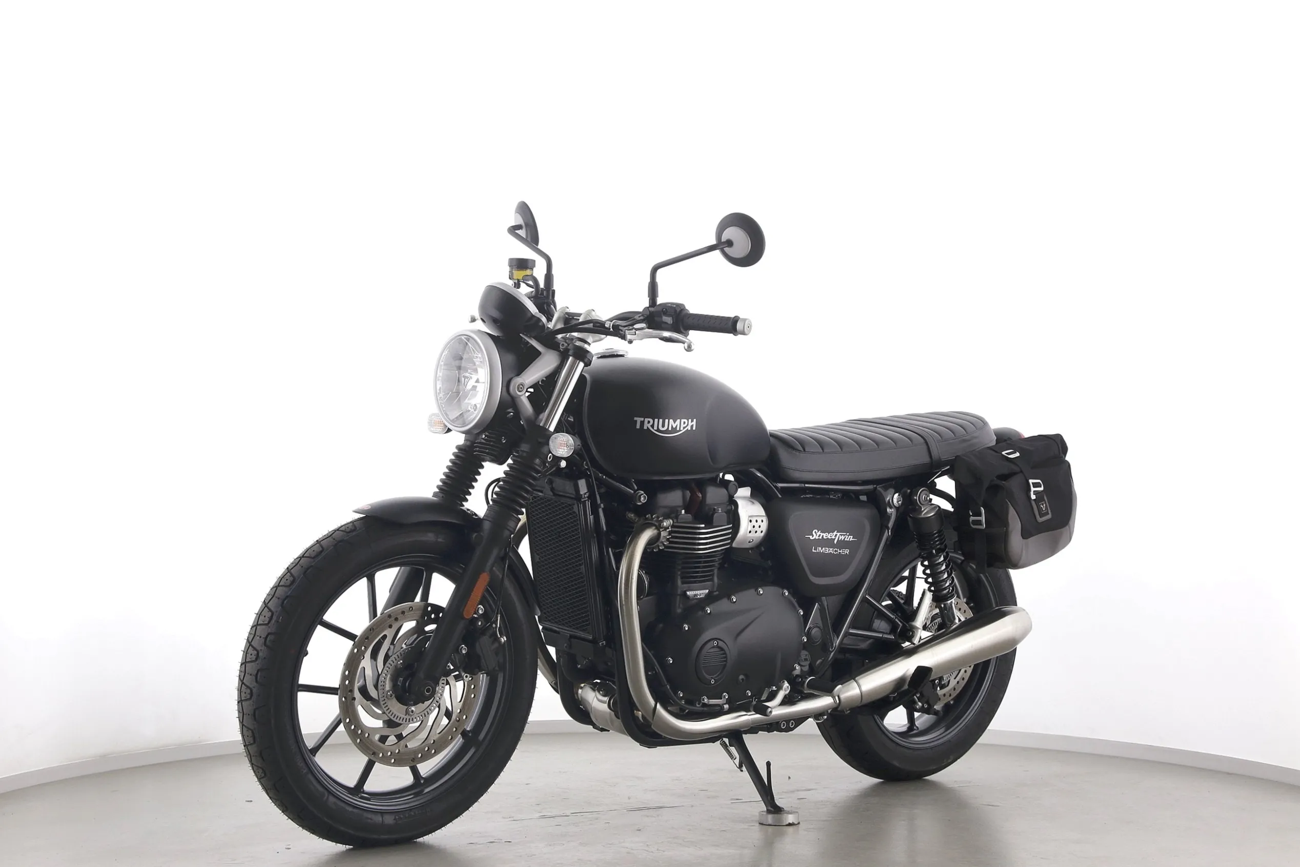 STREET TWIN 900