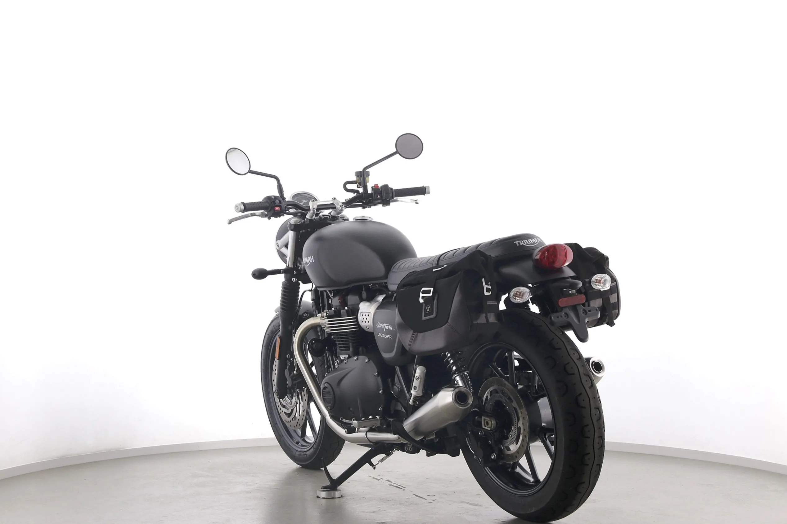 STREET TWIN 900