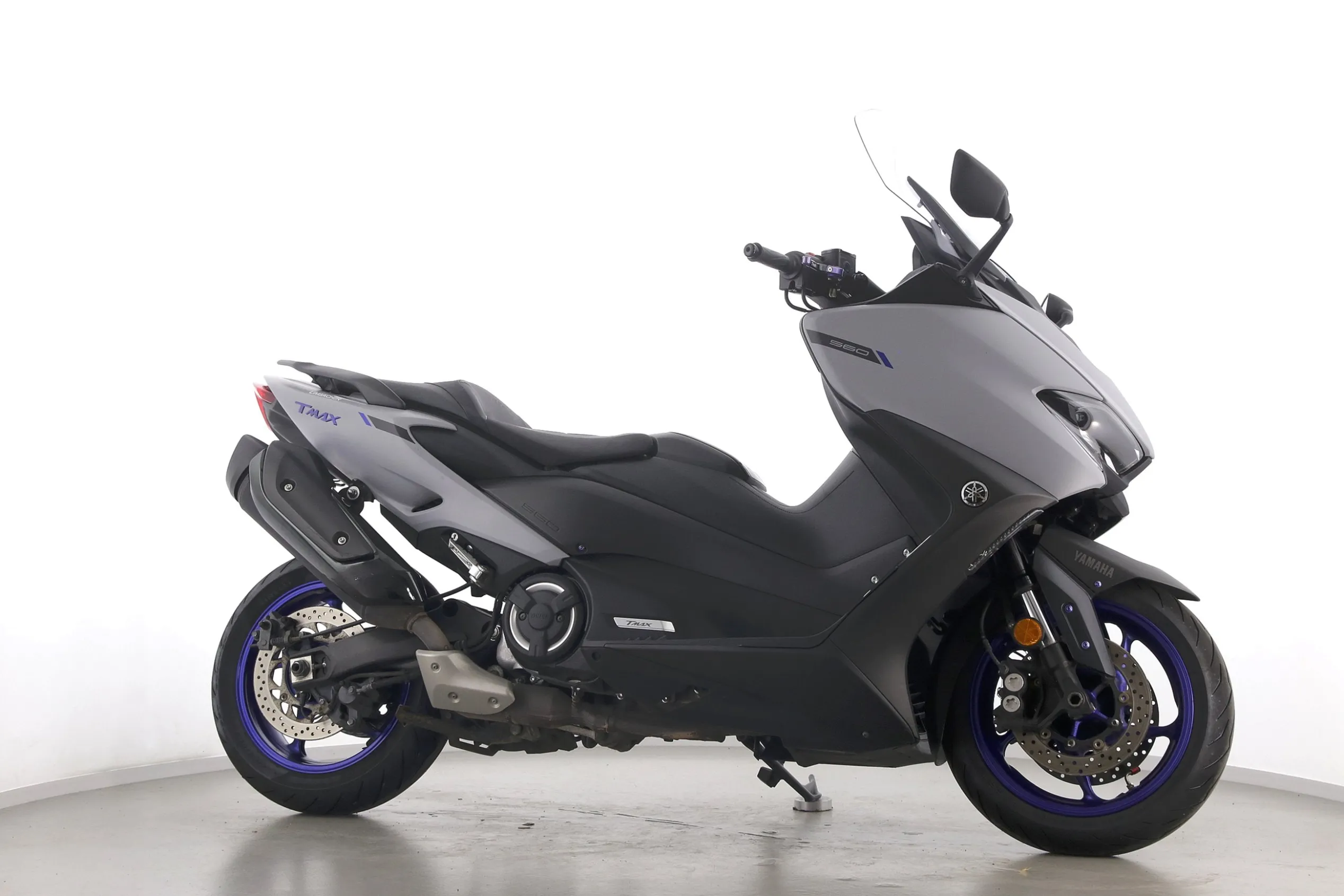TMAX 560